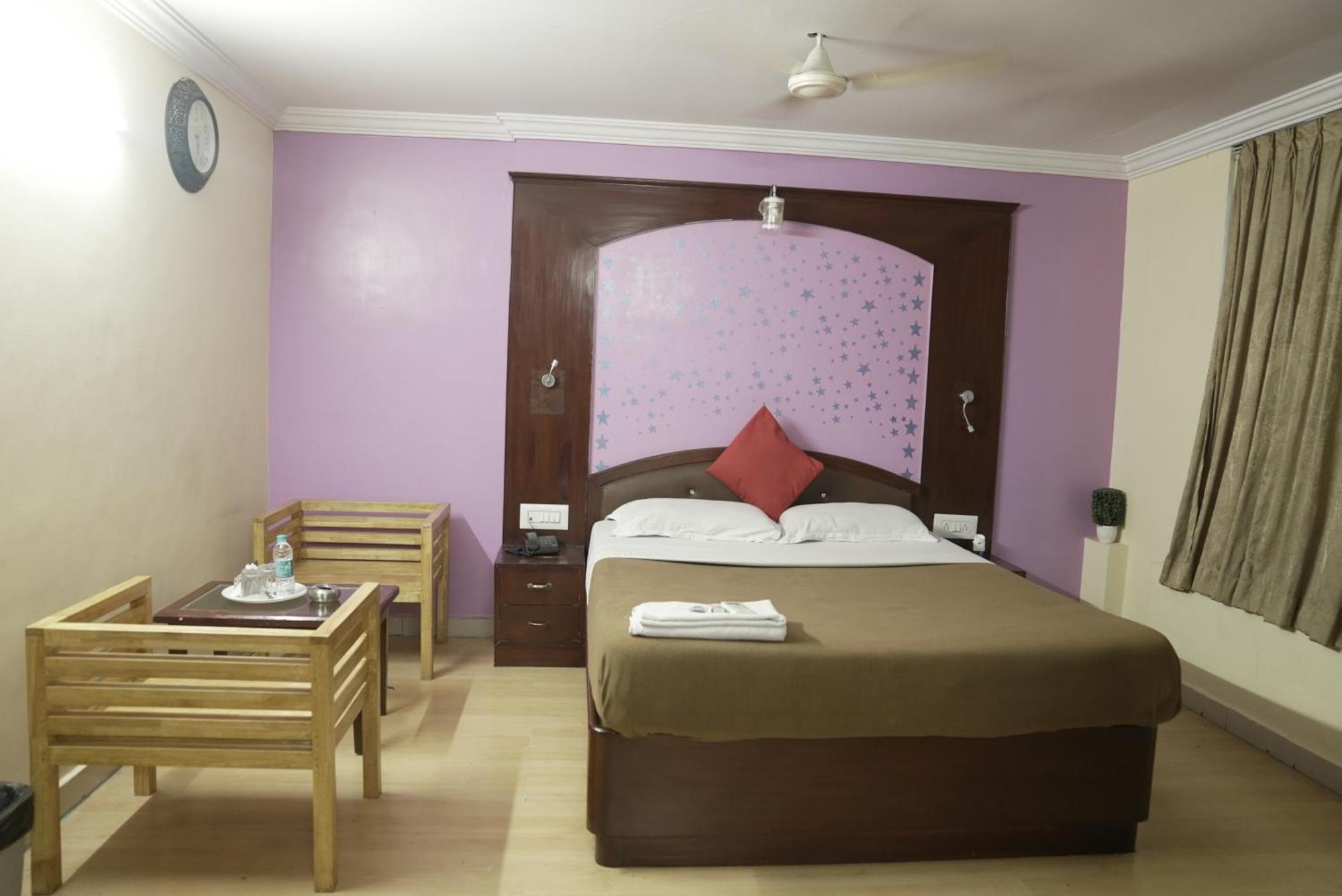 Classic Comforts Hotel 2*