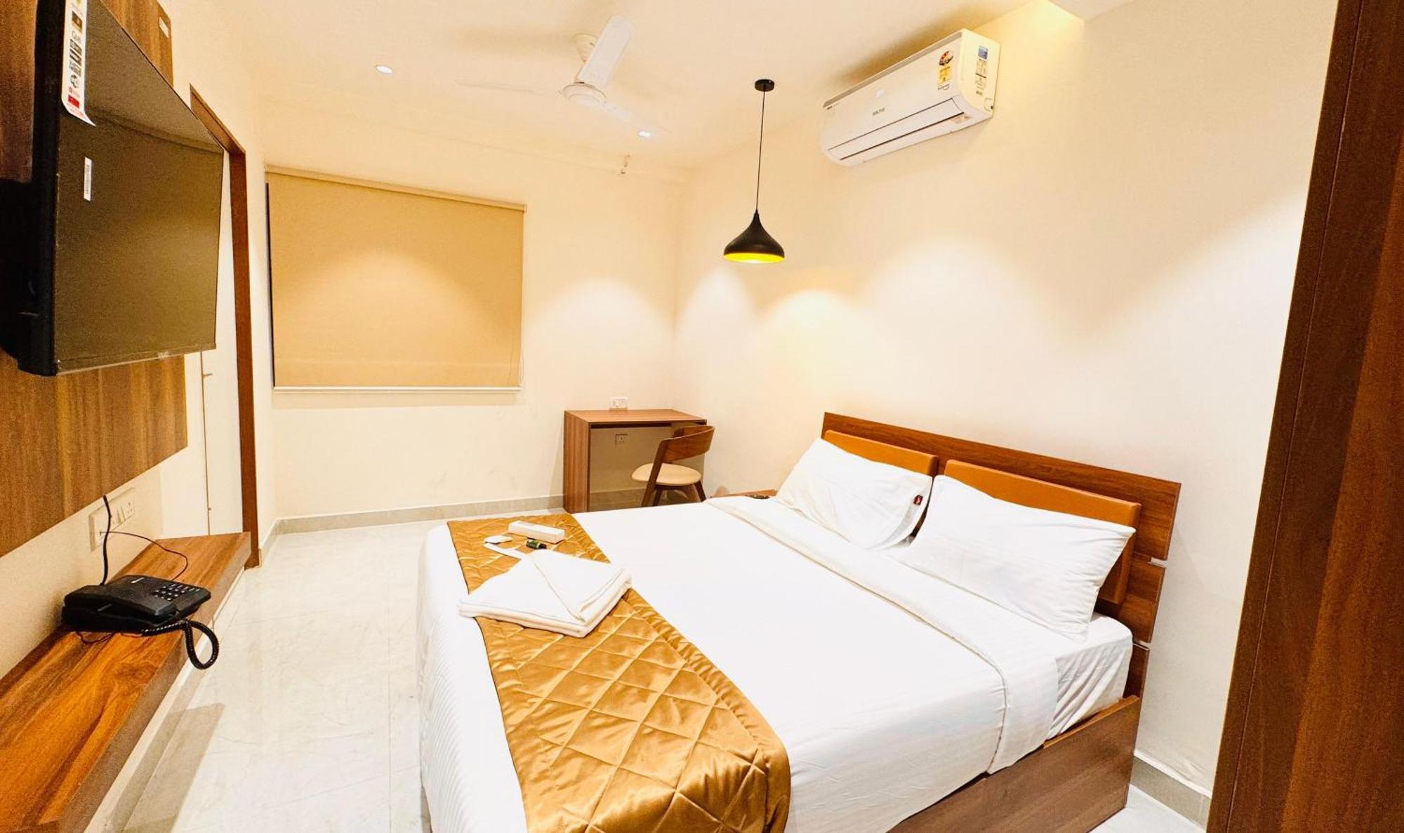 Hotel Star Avenue - Indiranagar