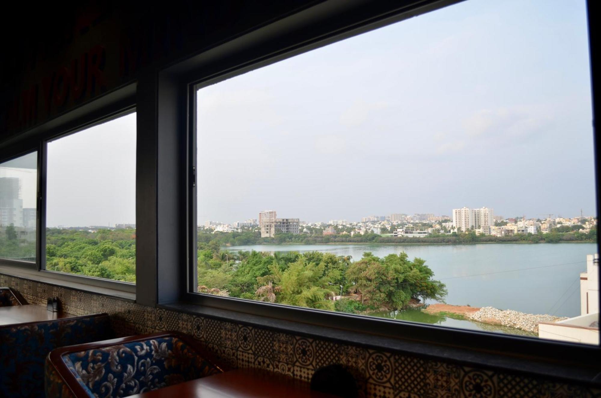 Hotel City Lake Hotel 3*