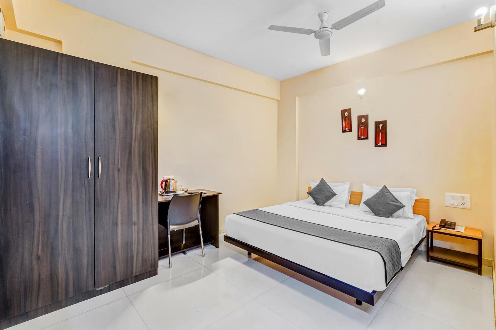 Upar Nearby Bagmane Tech Park Hotel