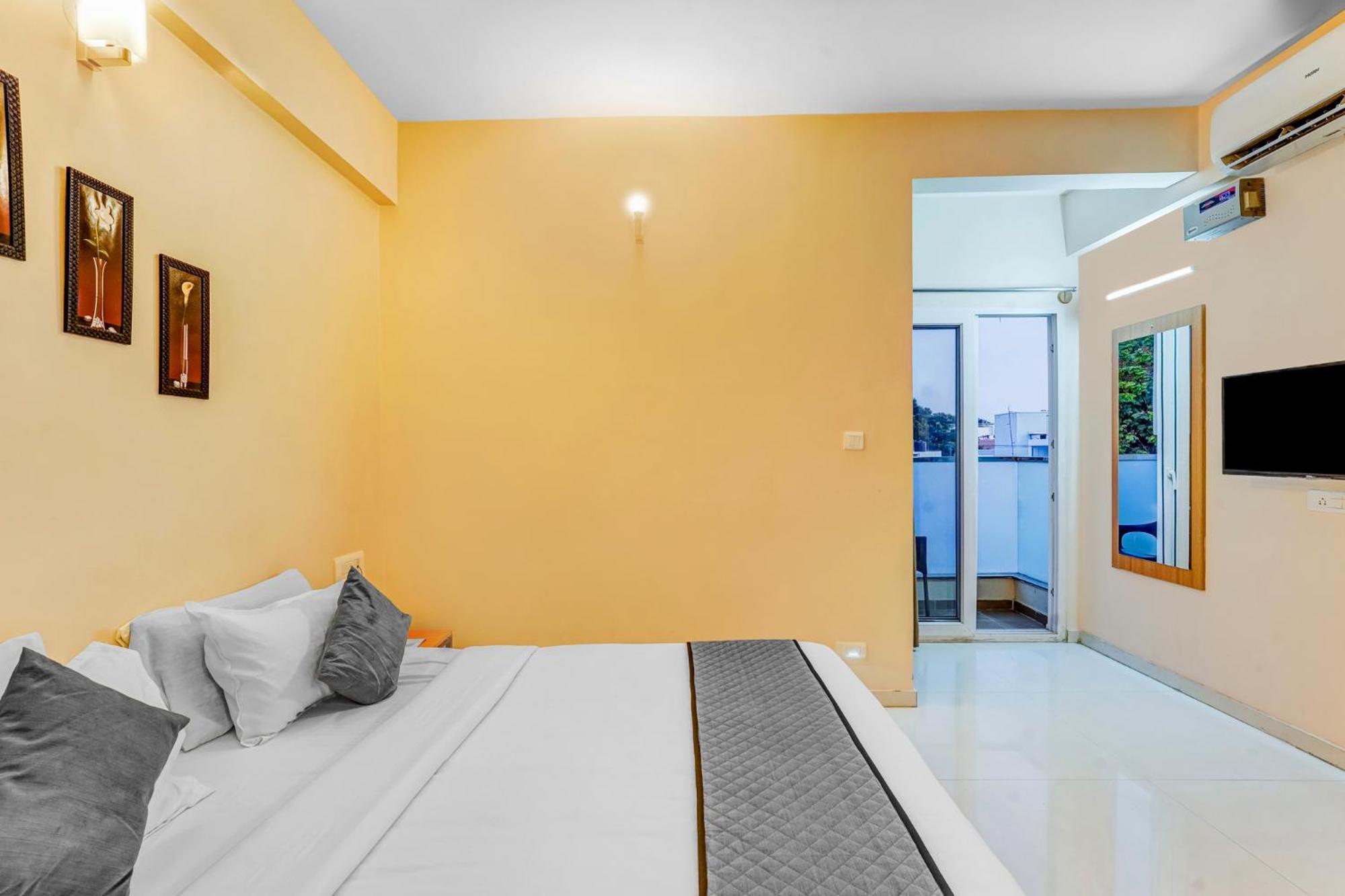 Upar Nearby Bagmane Tech Park Hotel 2*