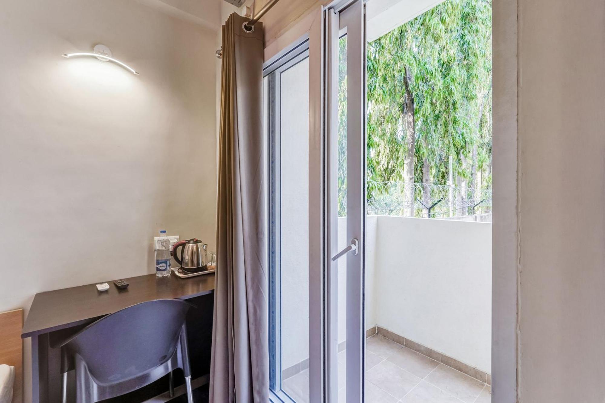 Upar Nearby Bagmane Tech Park Hotel