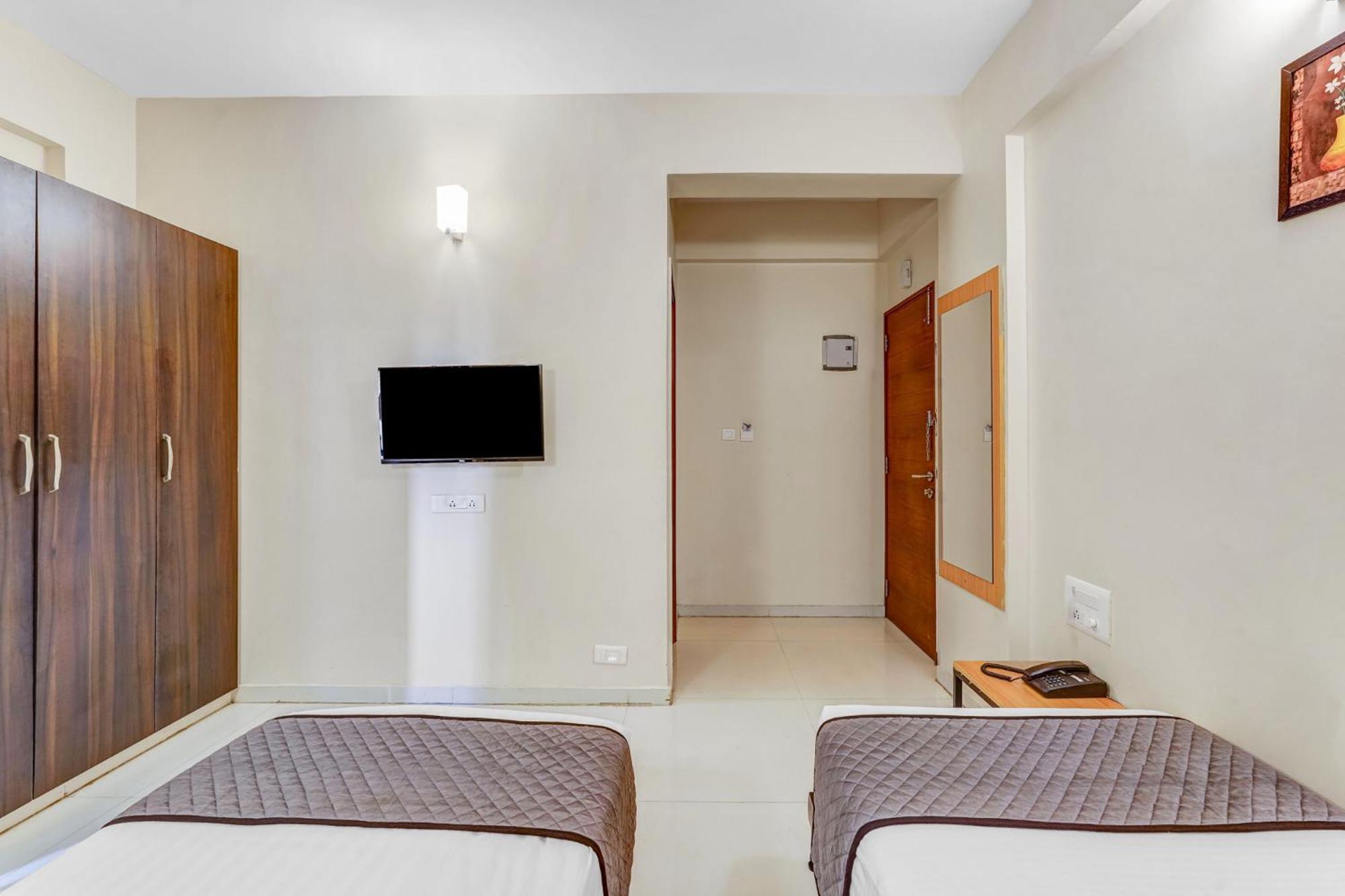 Hotel Upar Nearby Bagmane Tech Park 2*