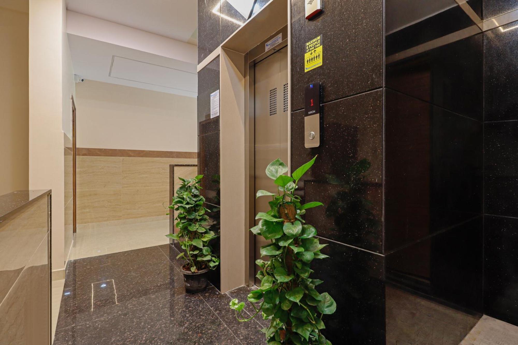Hotel Sri Sai Grand In