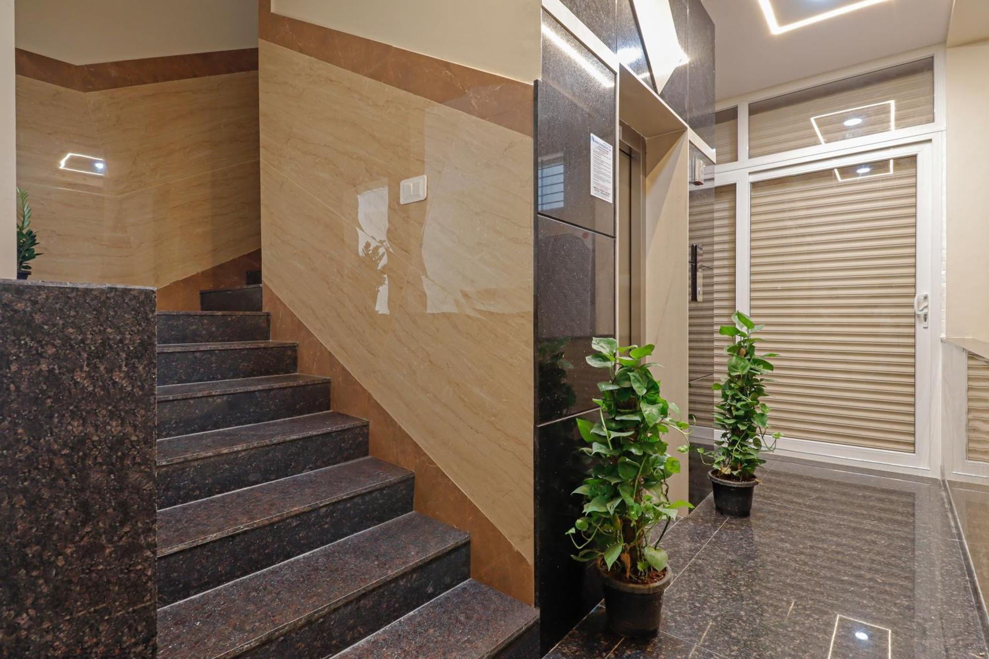 Hotel Sri Sai Grand In