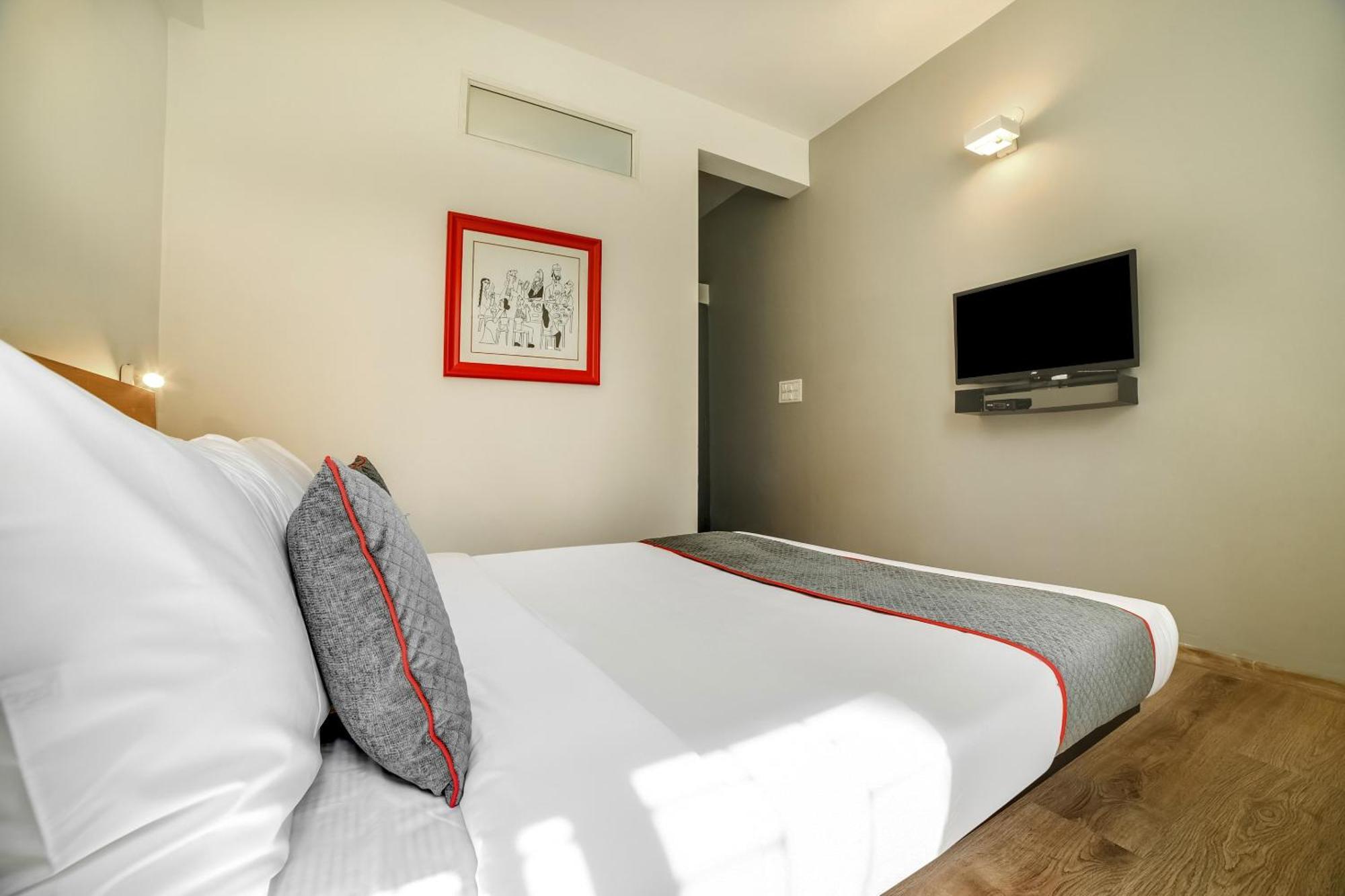 Hotel Townhouse Sarvar Hospitality Near Ascendas Park Square Mall 4*