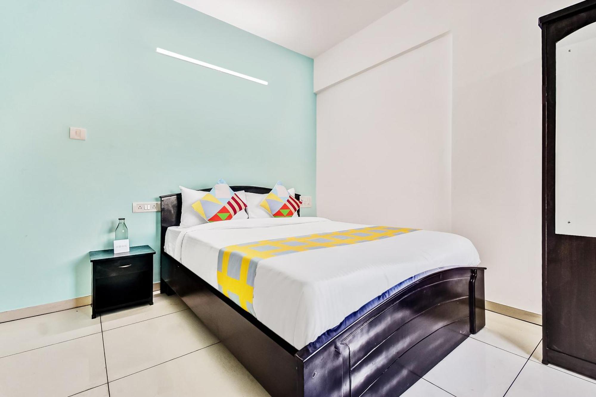 Guest house O Crystal Bangalore