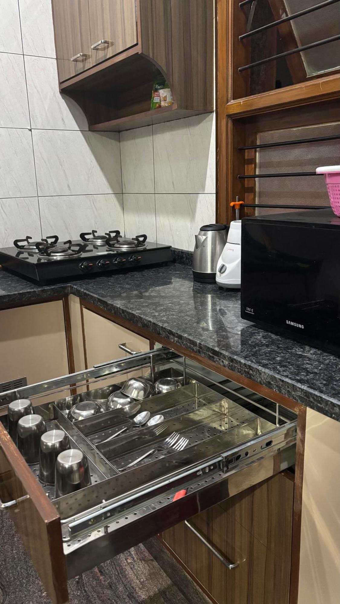 Apartment Premium 2bhk Retreat Hsr Family Professionals! *