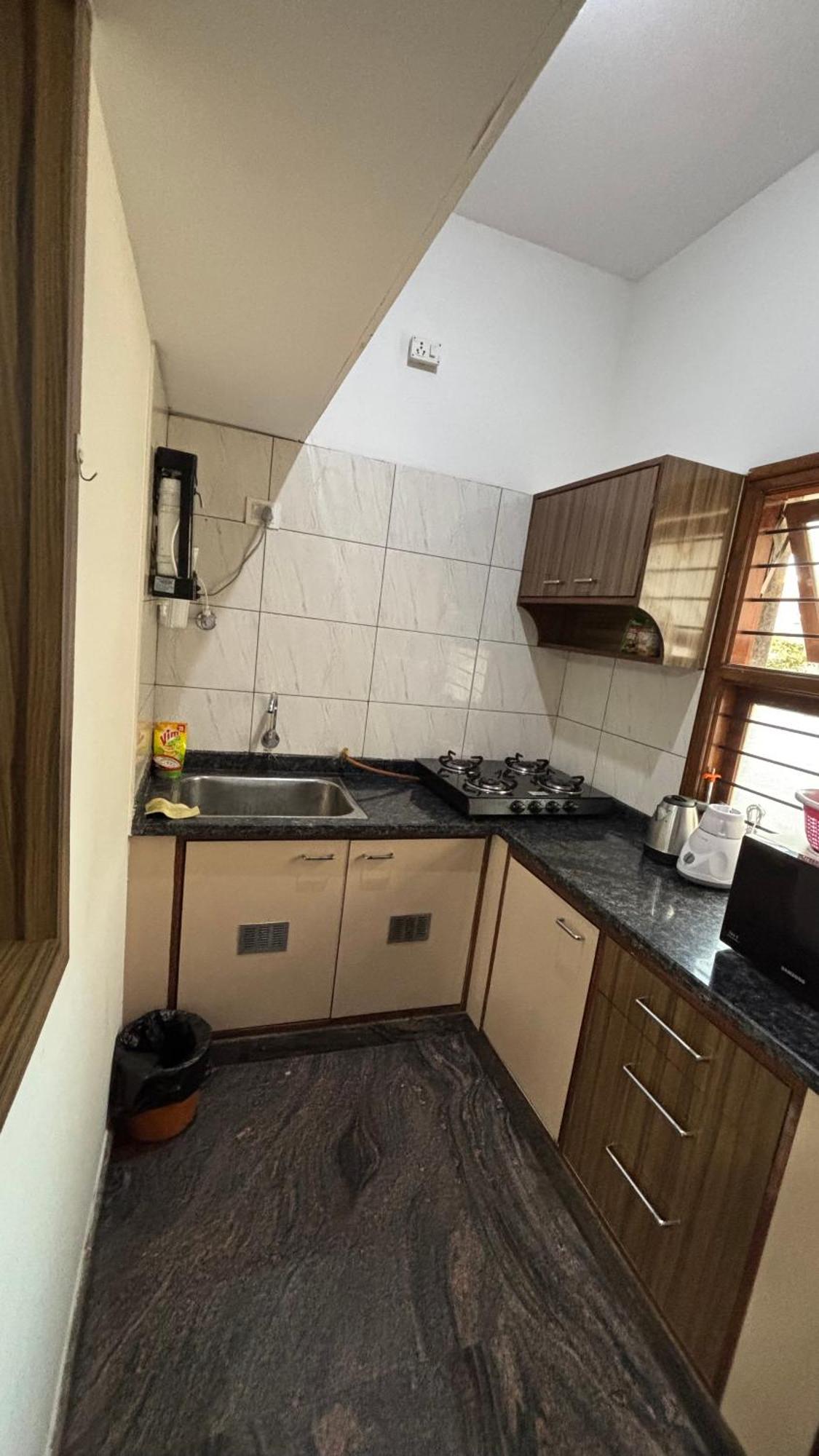 Premium 2bhk Retreat Hsr Family Professionals! Bangalore