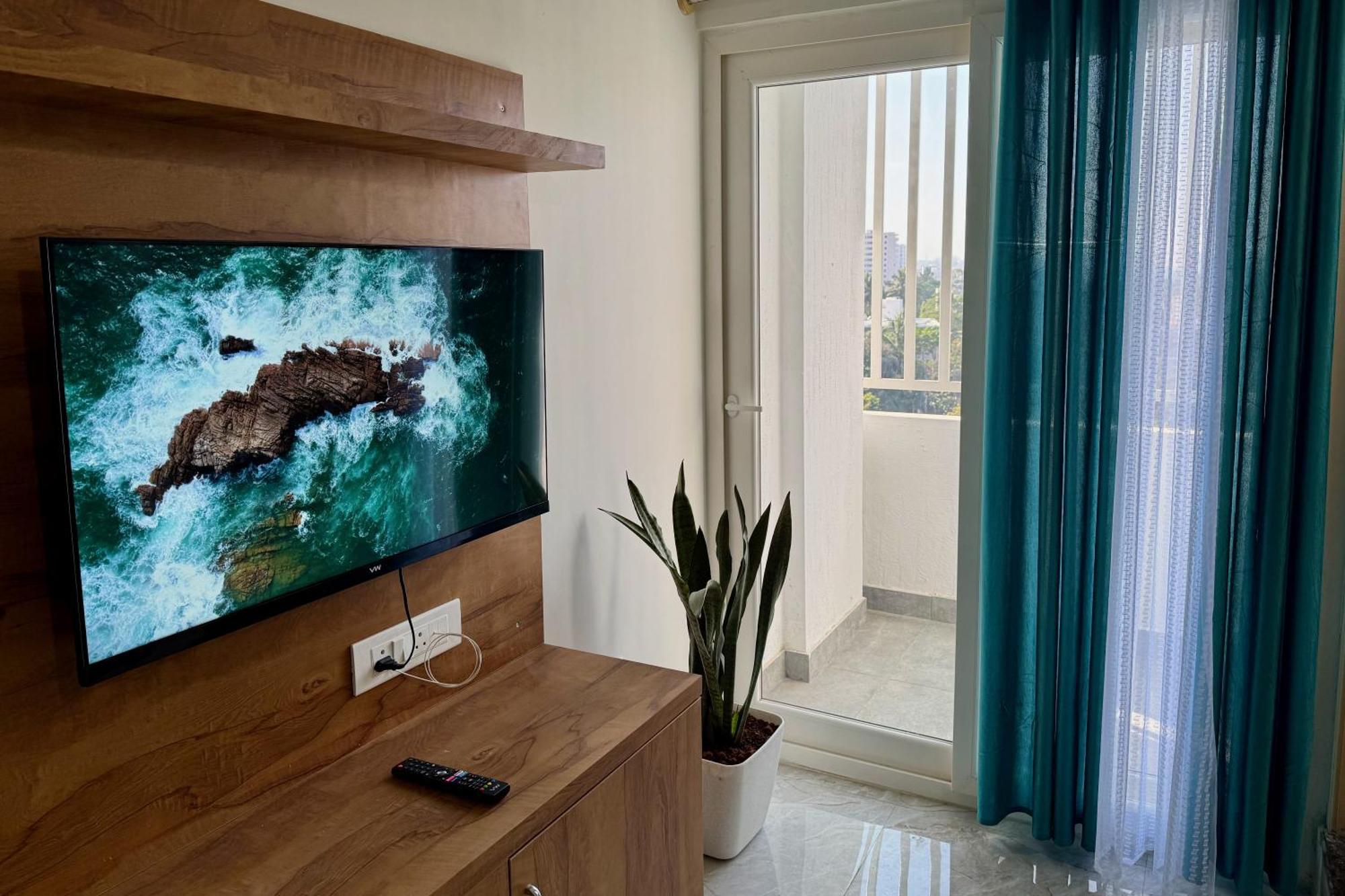 Truelife Whitefield - Premium 1 Bhk - Prime Location - Easy Access To Main Rd - Metro - Itpl - Fast Wifi - Kitchen - Smart Tv - Power Backup - Park - Garden Views Apartment *