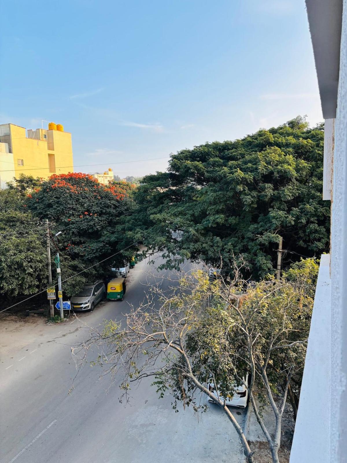 Apartment 1 Bhk Next To The Beautiful Park - 502