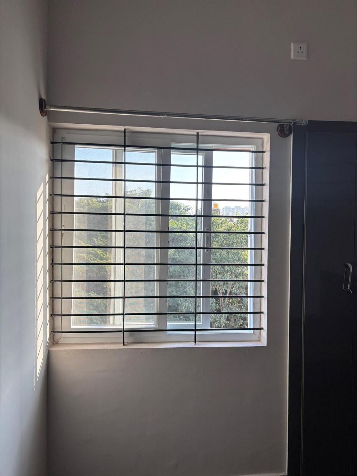 Apartment 1 Bhk Next To The Beautiful Park - 402