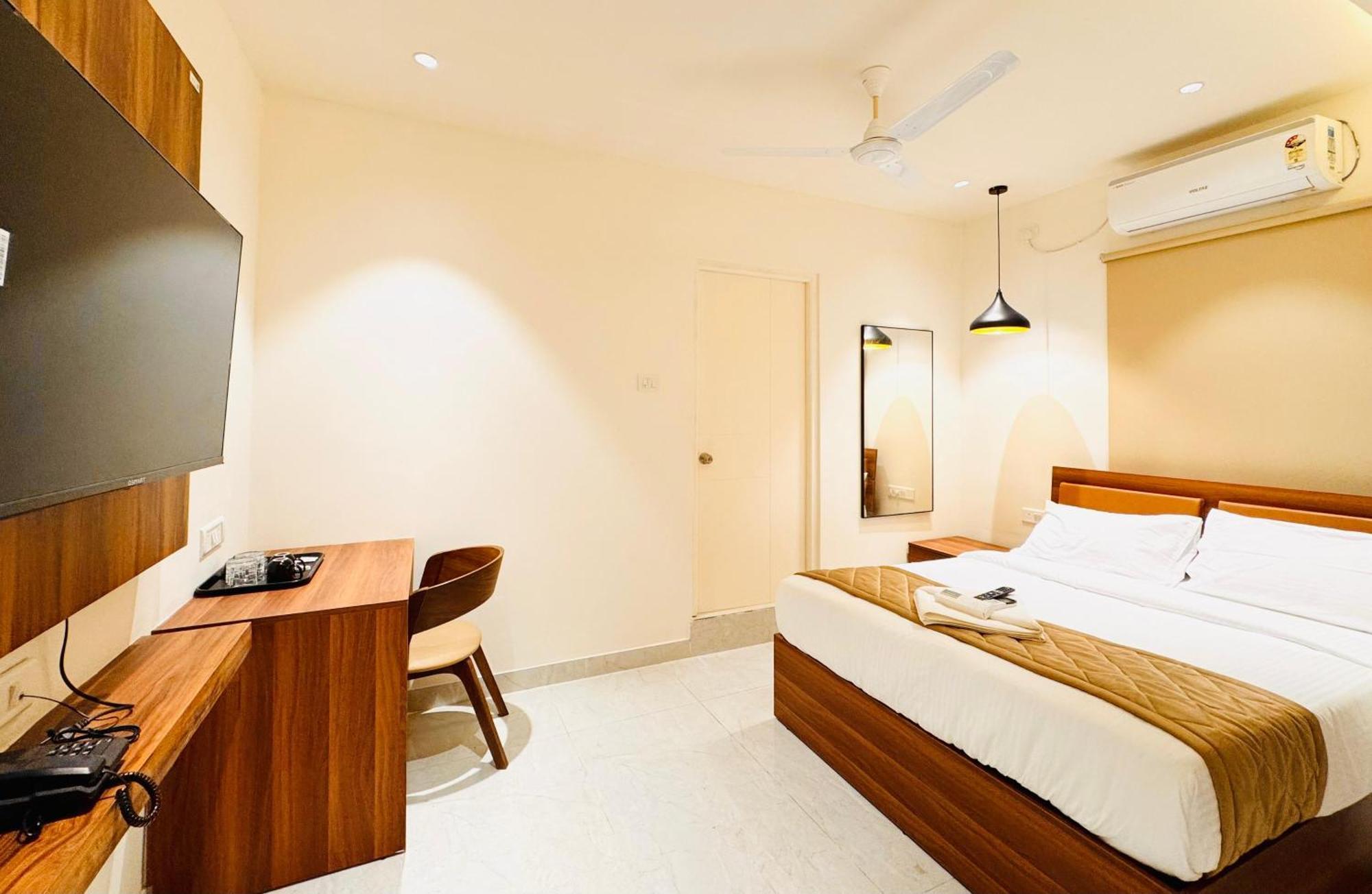 Hotel Star Avenue - Indiranagar Bangalore
