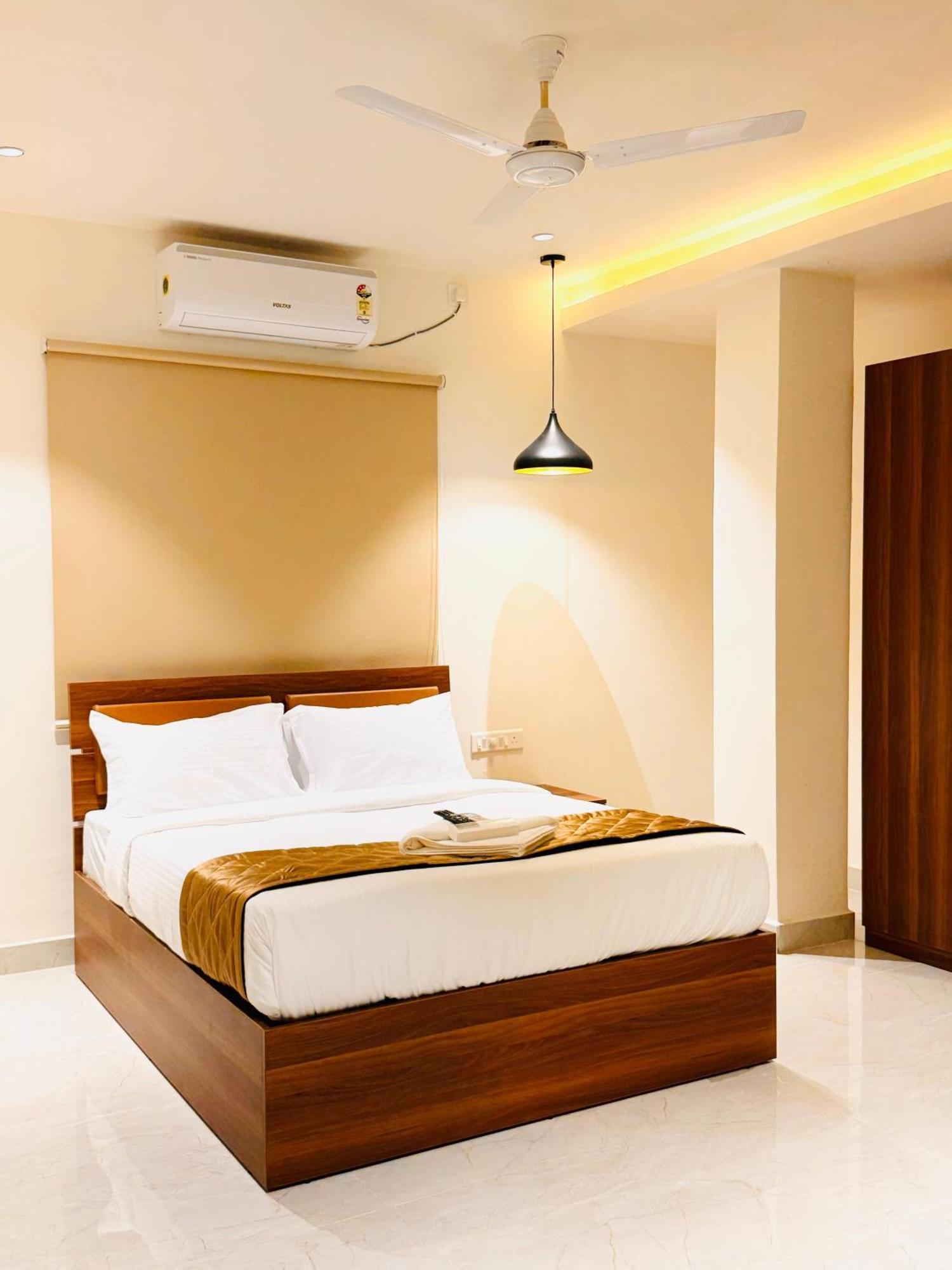 Hotel Star Avenue - Indiranagar