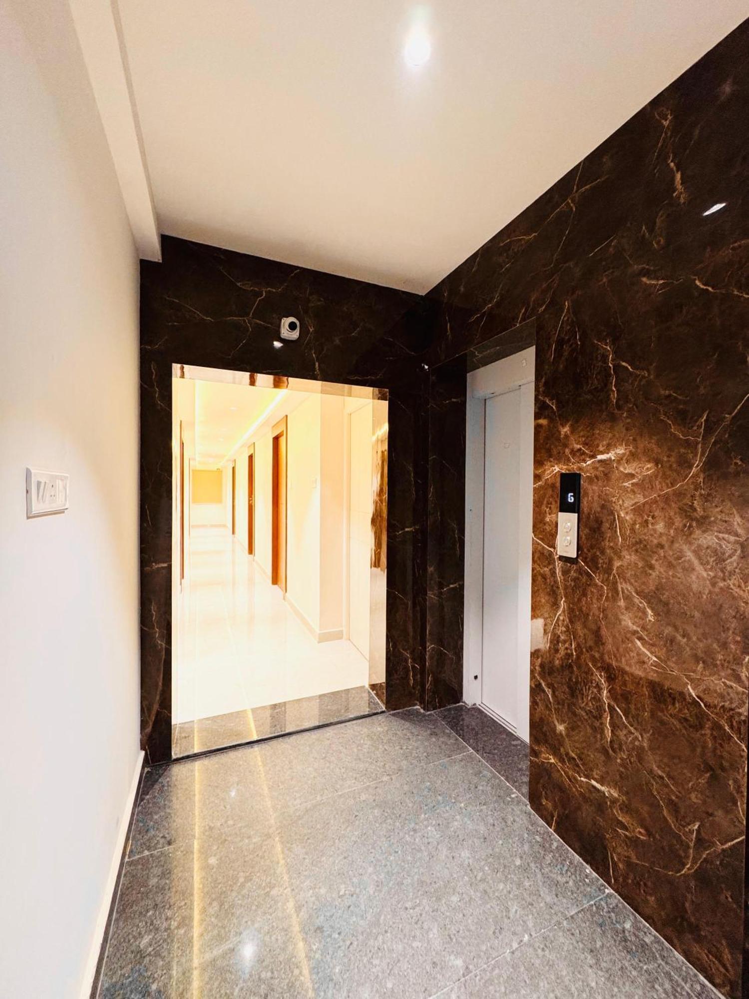 Hotel Star Avenue - Indiranagar