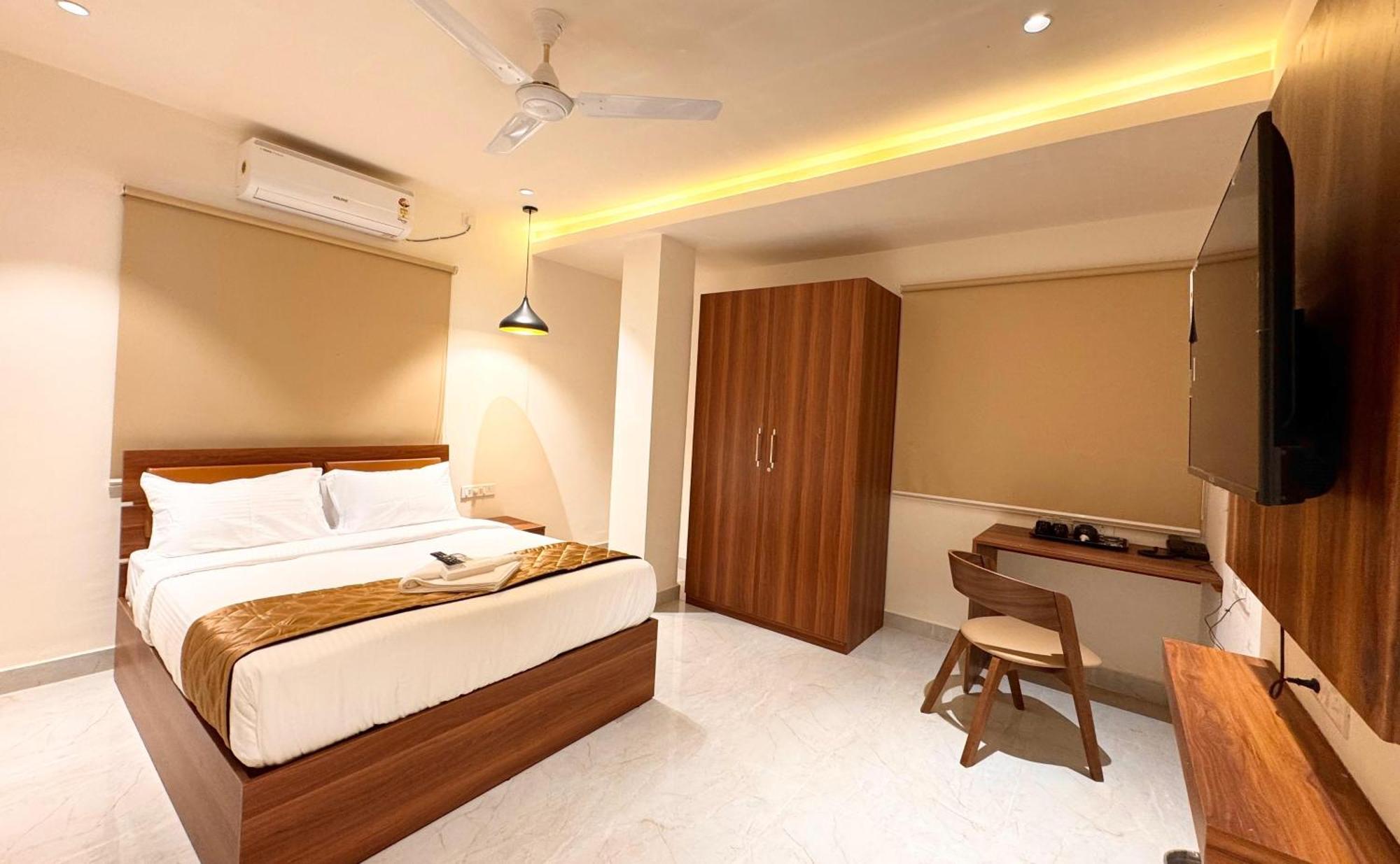 Star Avenue - Indiranagar 3*
