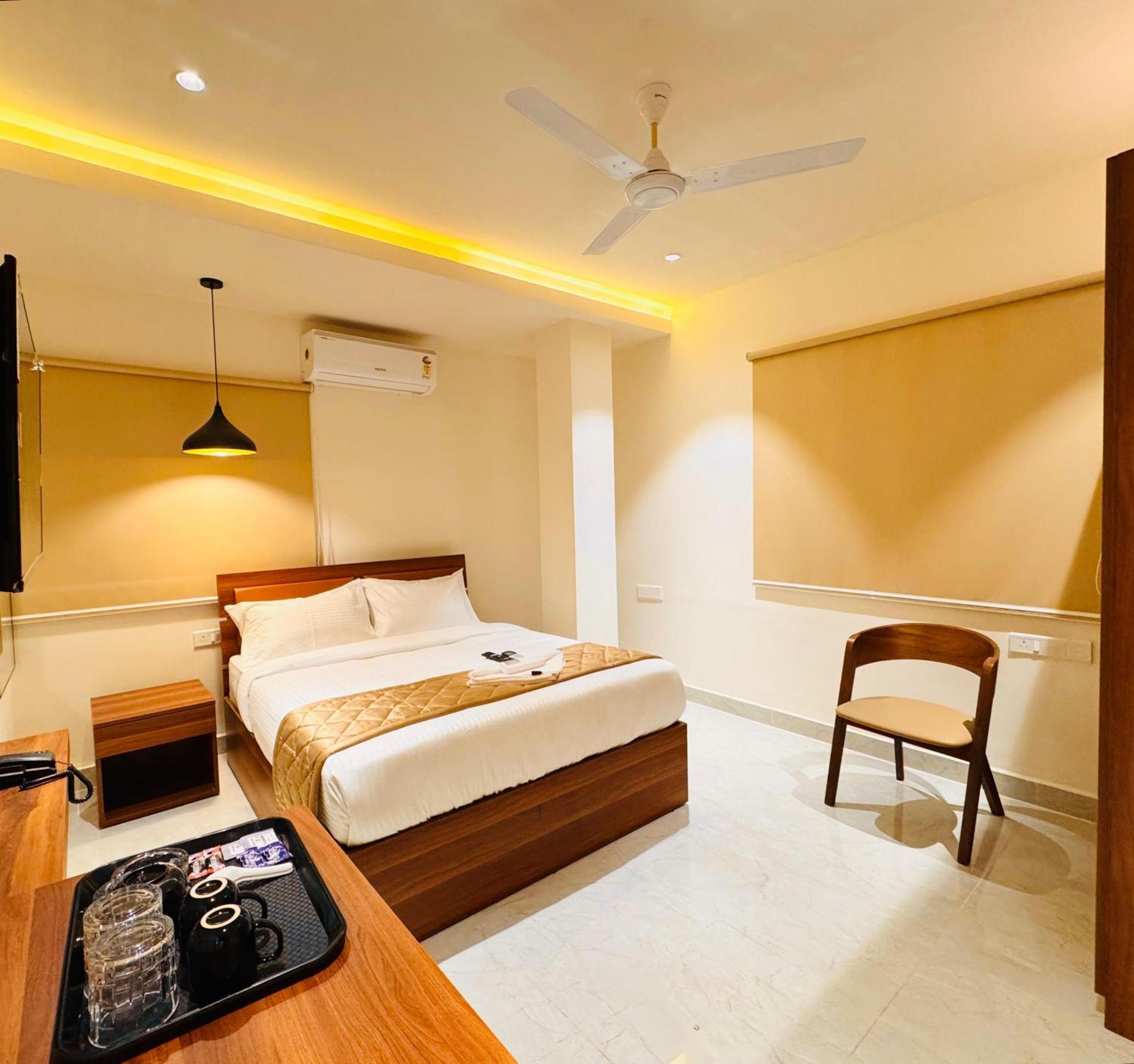 Hotel Star Avenue - Indiranagar 3*