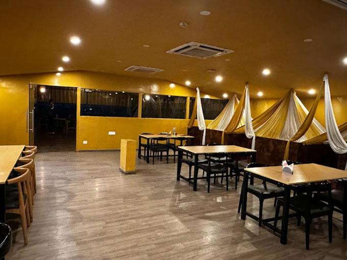Hotel Astra And Sarjapura Road Near To Wipro *