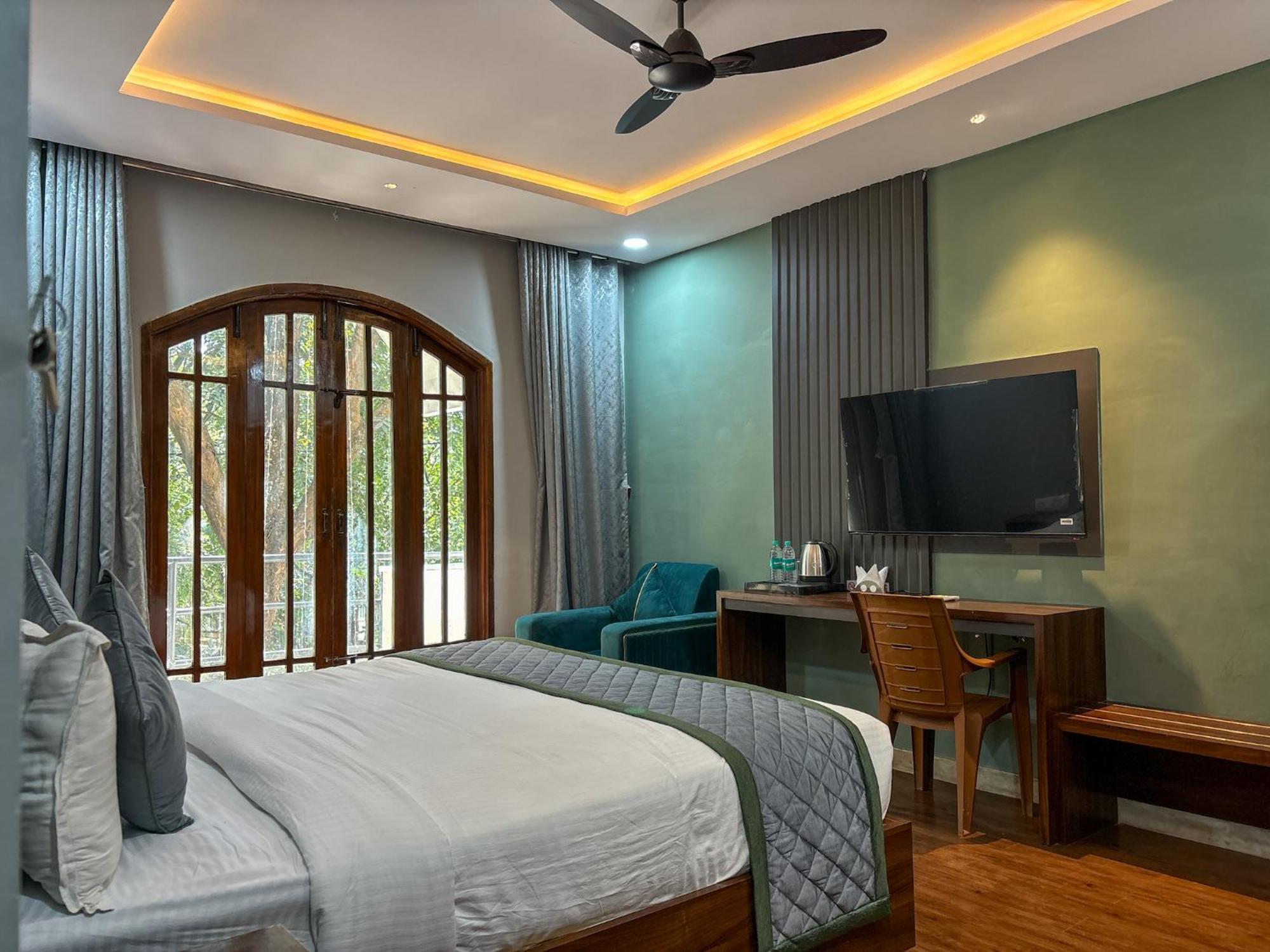 Palm Mystic - Indiranagar Hotel