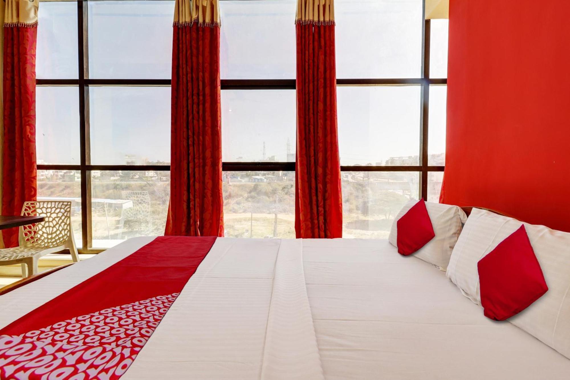 O S.l.v Boarding & Hotel 4*