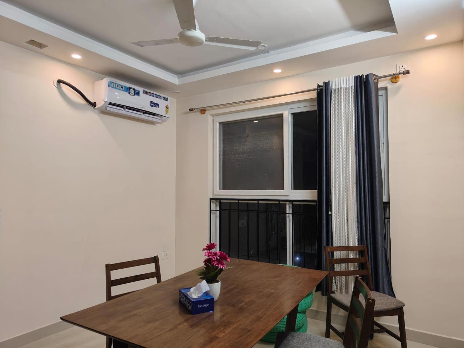 Apartment 3bhk- View Of Pool, Lake, Sunset With Maid On 6th Floor Only For Families *