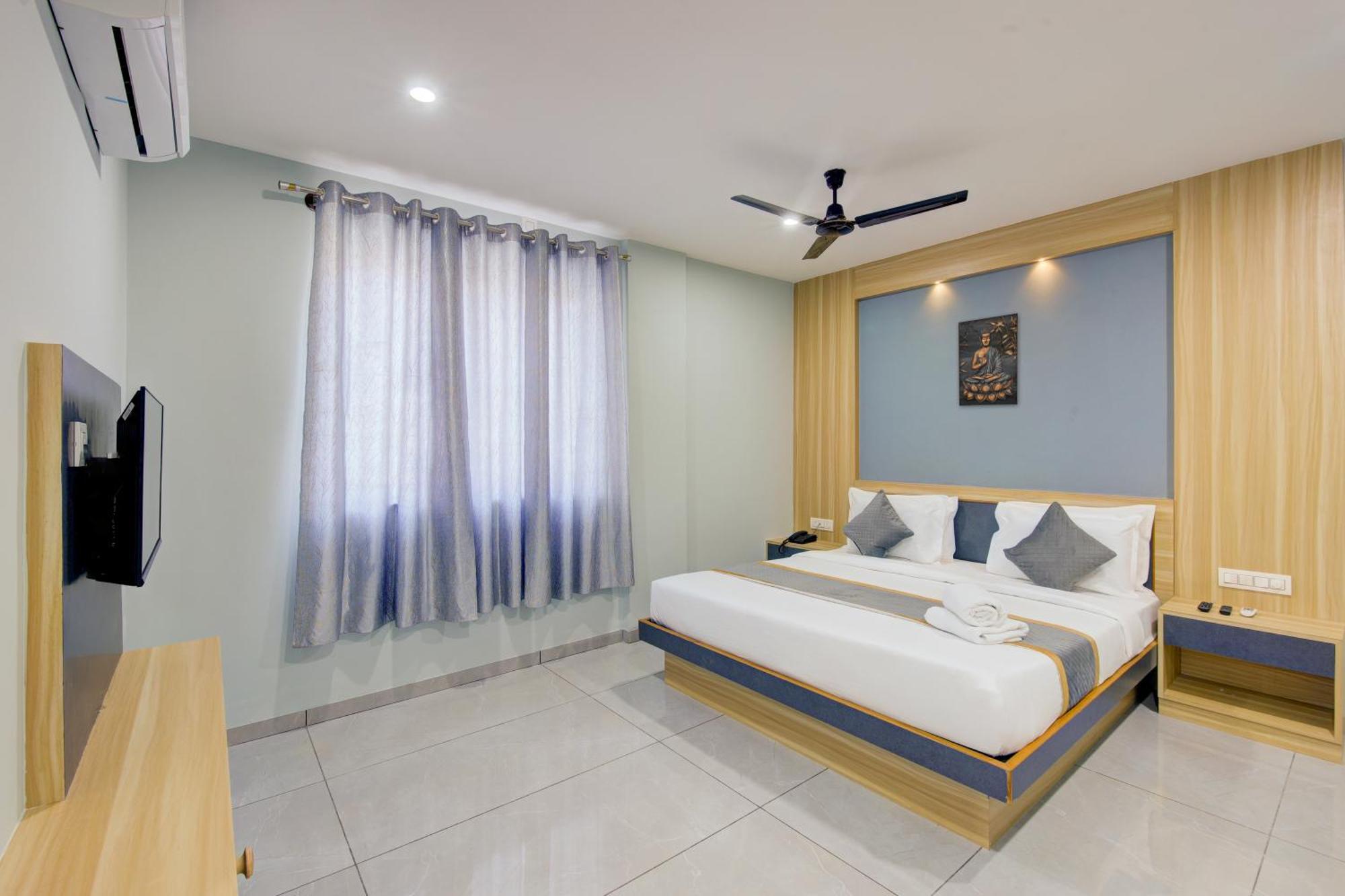 Hotel Park Lane Yelahanka 2*