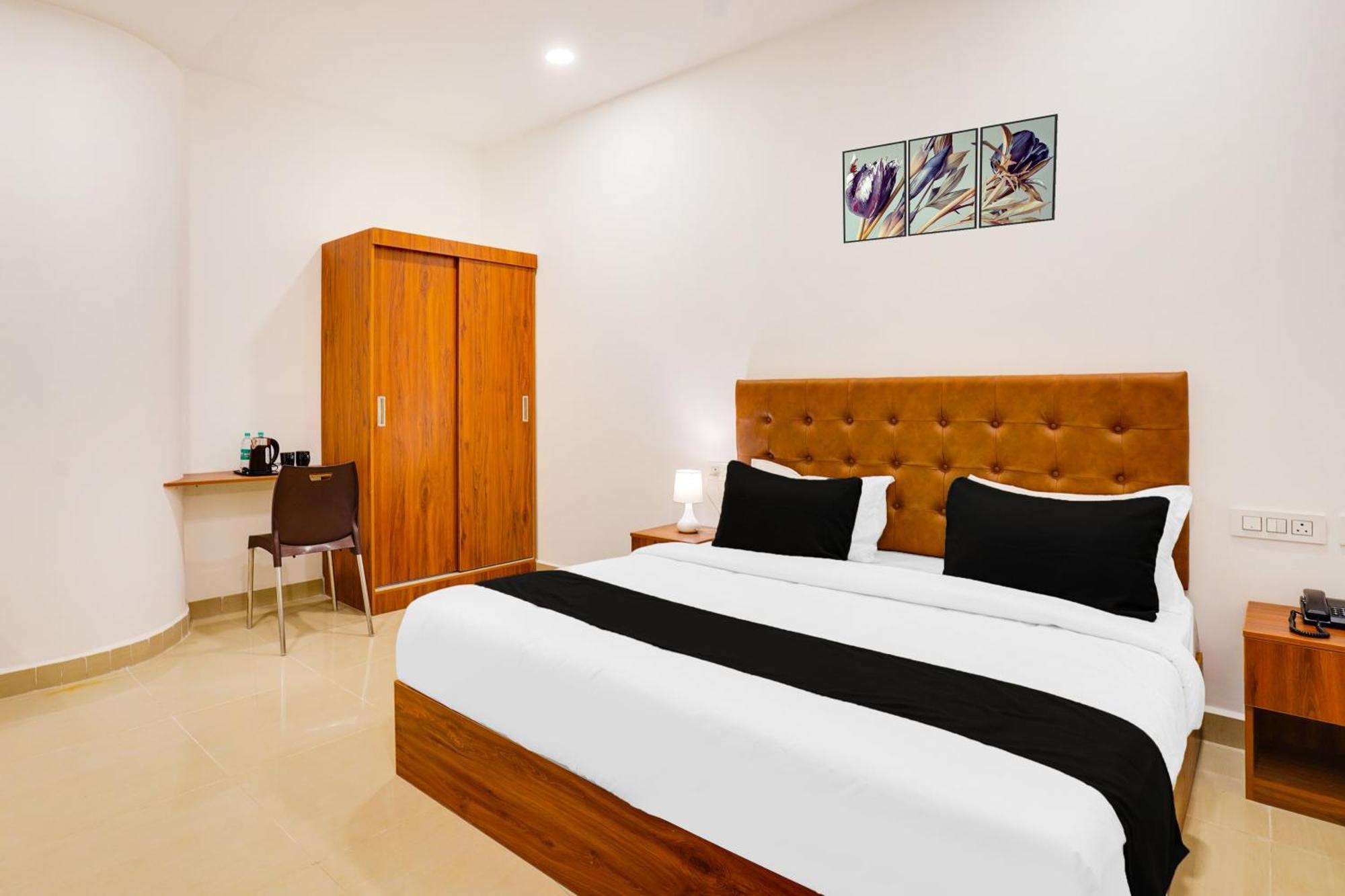 Super Townhouse Oak Xotel Near Silk Board Metro Bangalore