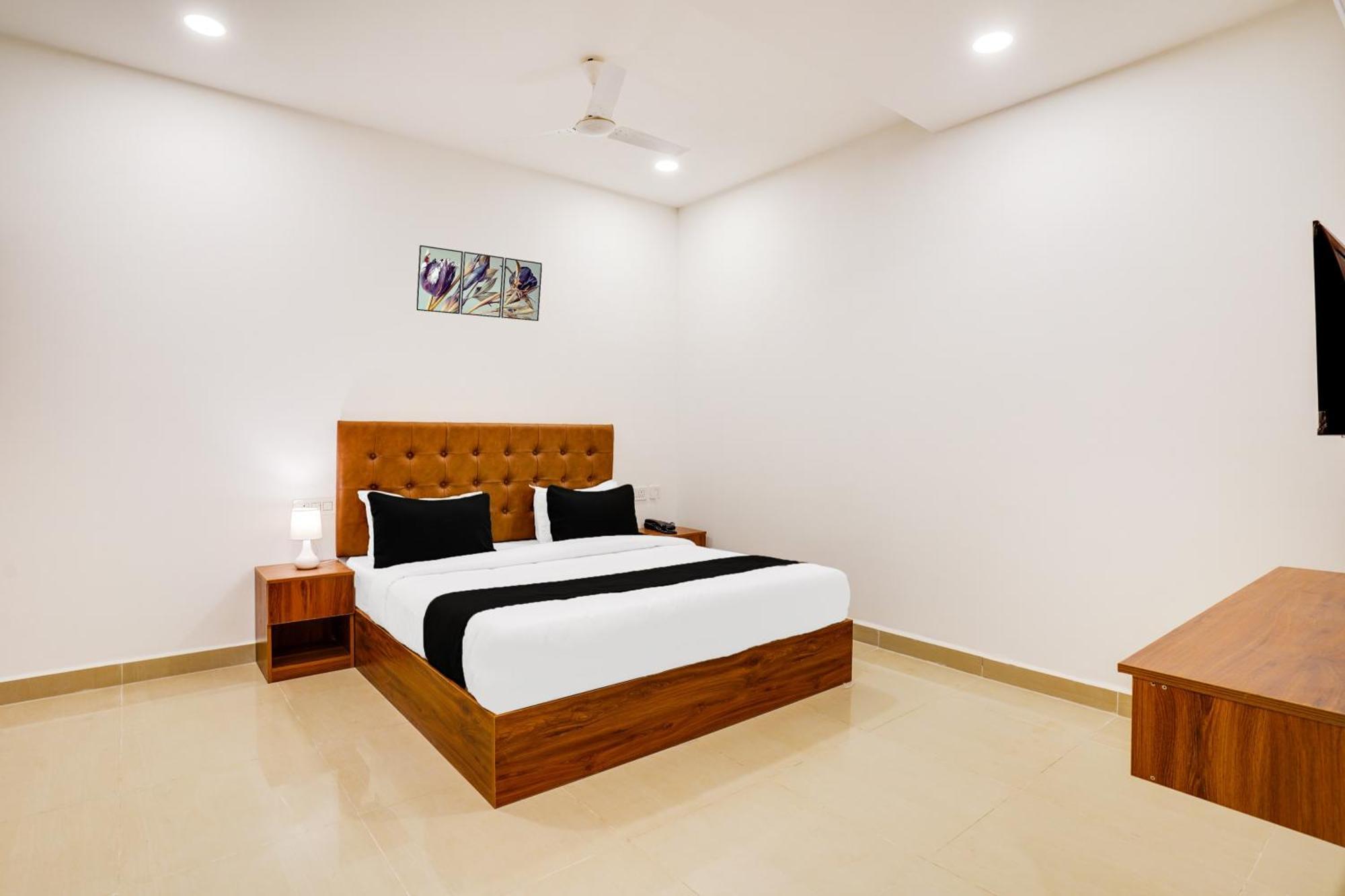 Super Townhouse Oak Xotel Near Silk Board Metro 3*