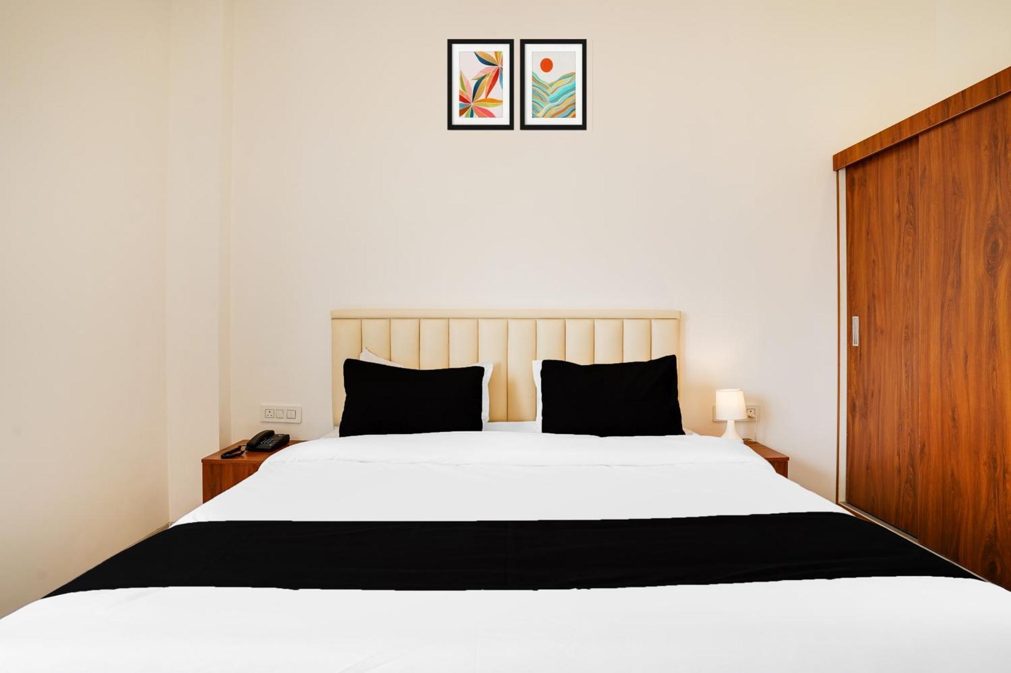 Super Townhouse Oak Xotel Near Silk Board Metro Hotel