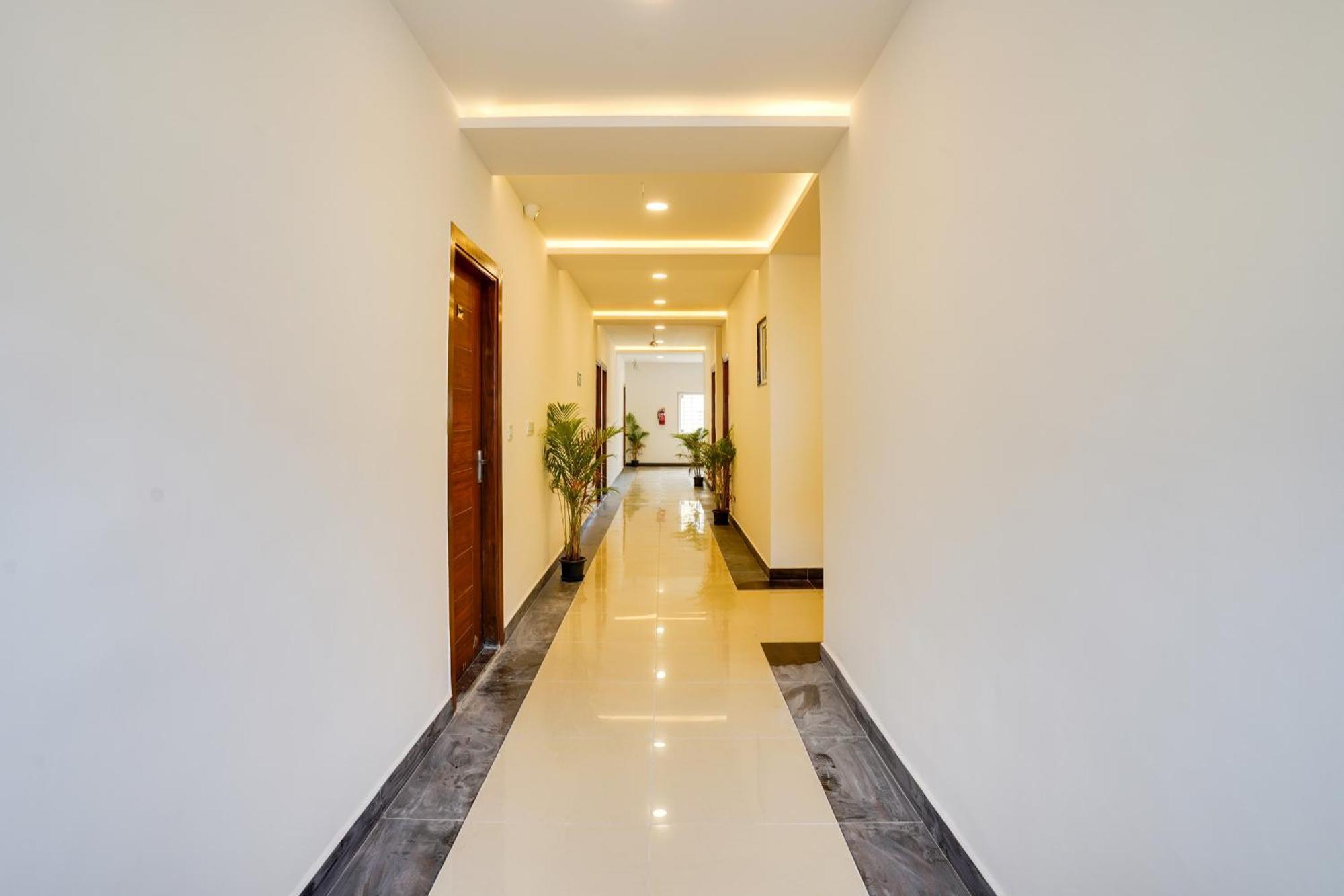 Super Townhouse Oak Xotel Near Silk Board Metro 3* Bangalore
