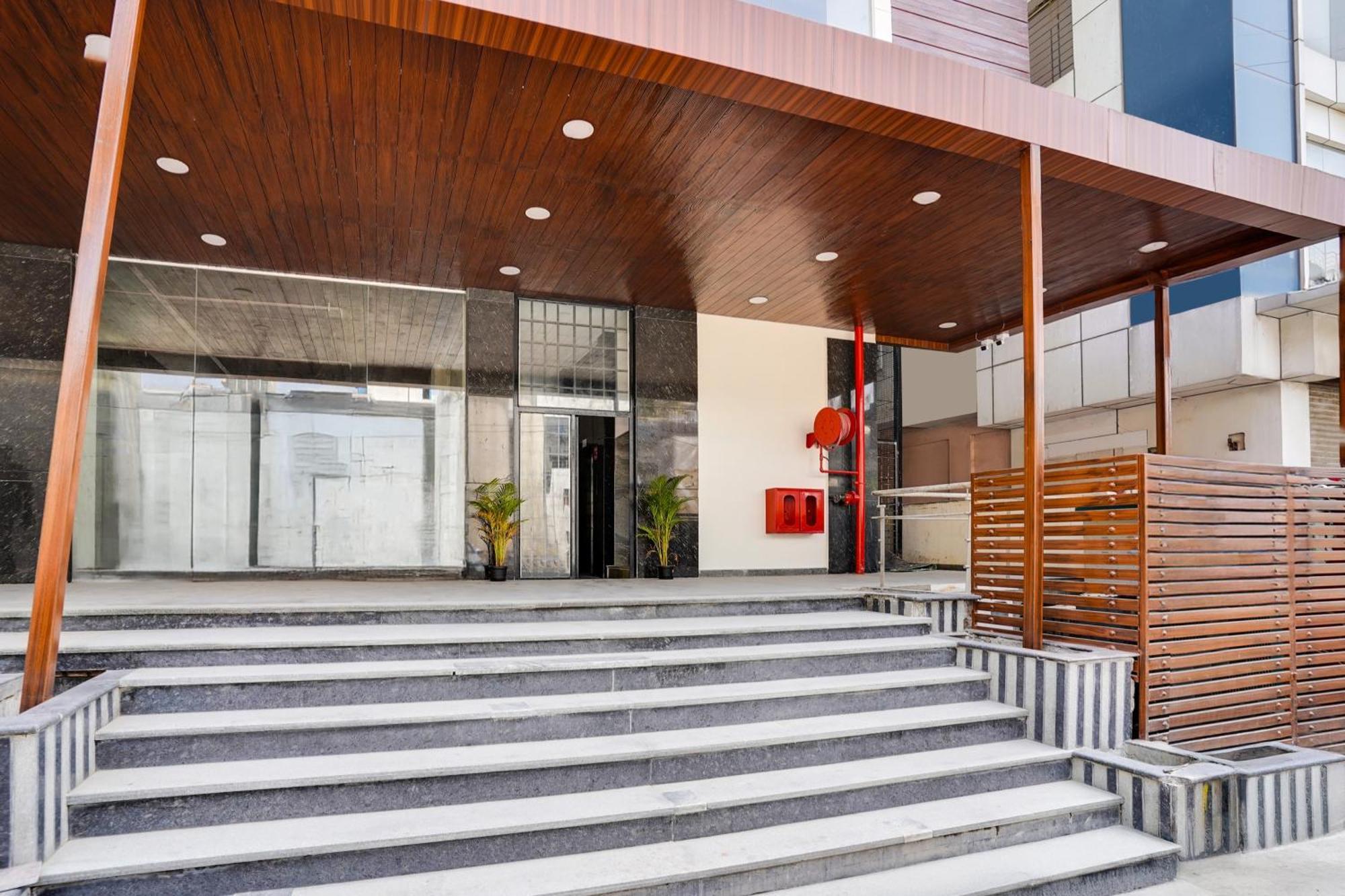 Super Townhouse Oak Xotel Near Silk Board Metro 3* Bangalore