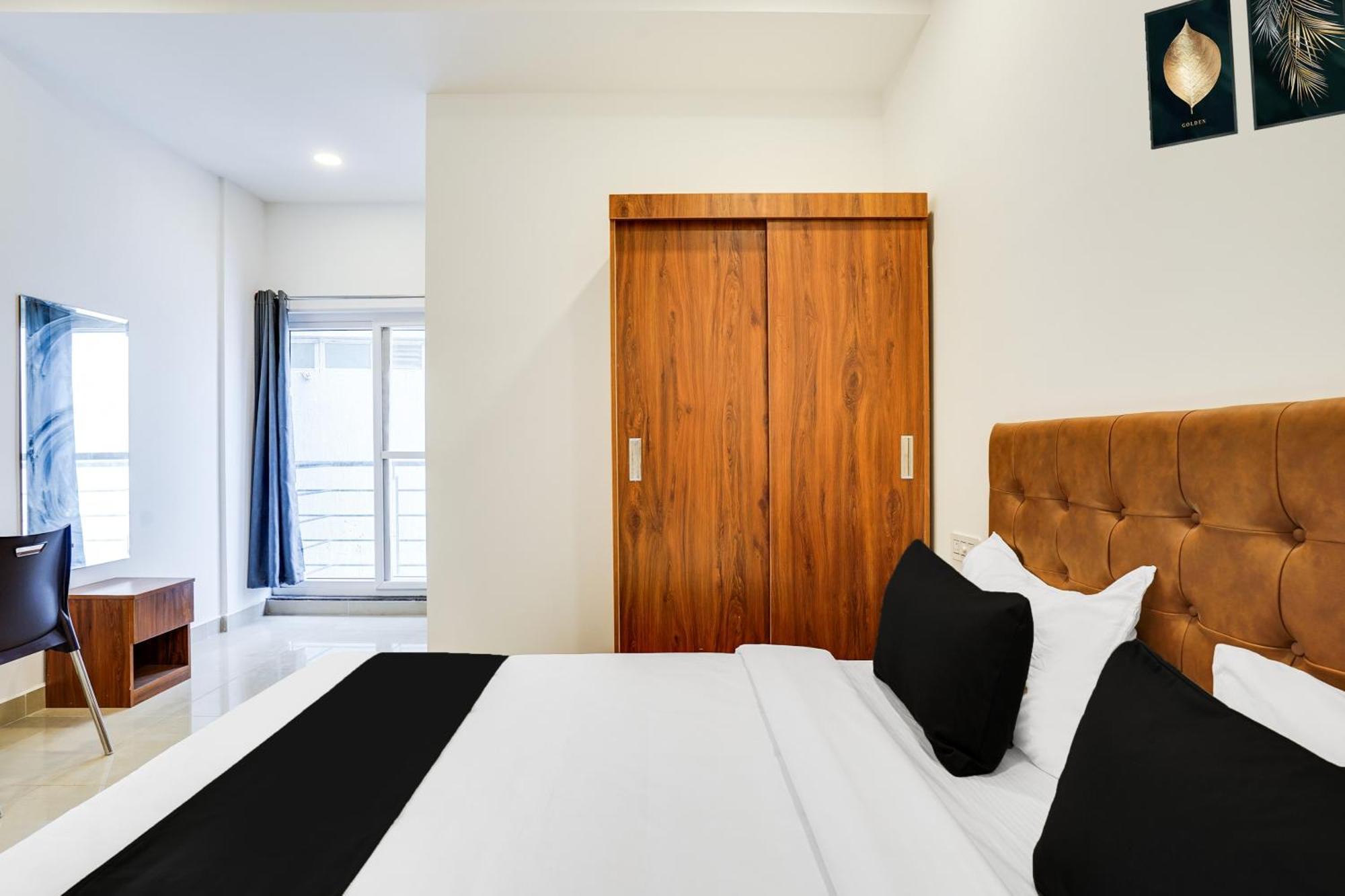 Super Townhouse Oak Xotel Near Silk Board Metro Hotel 3*