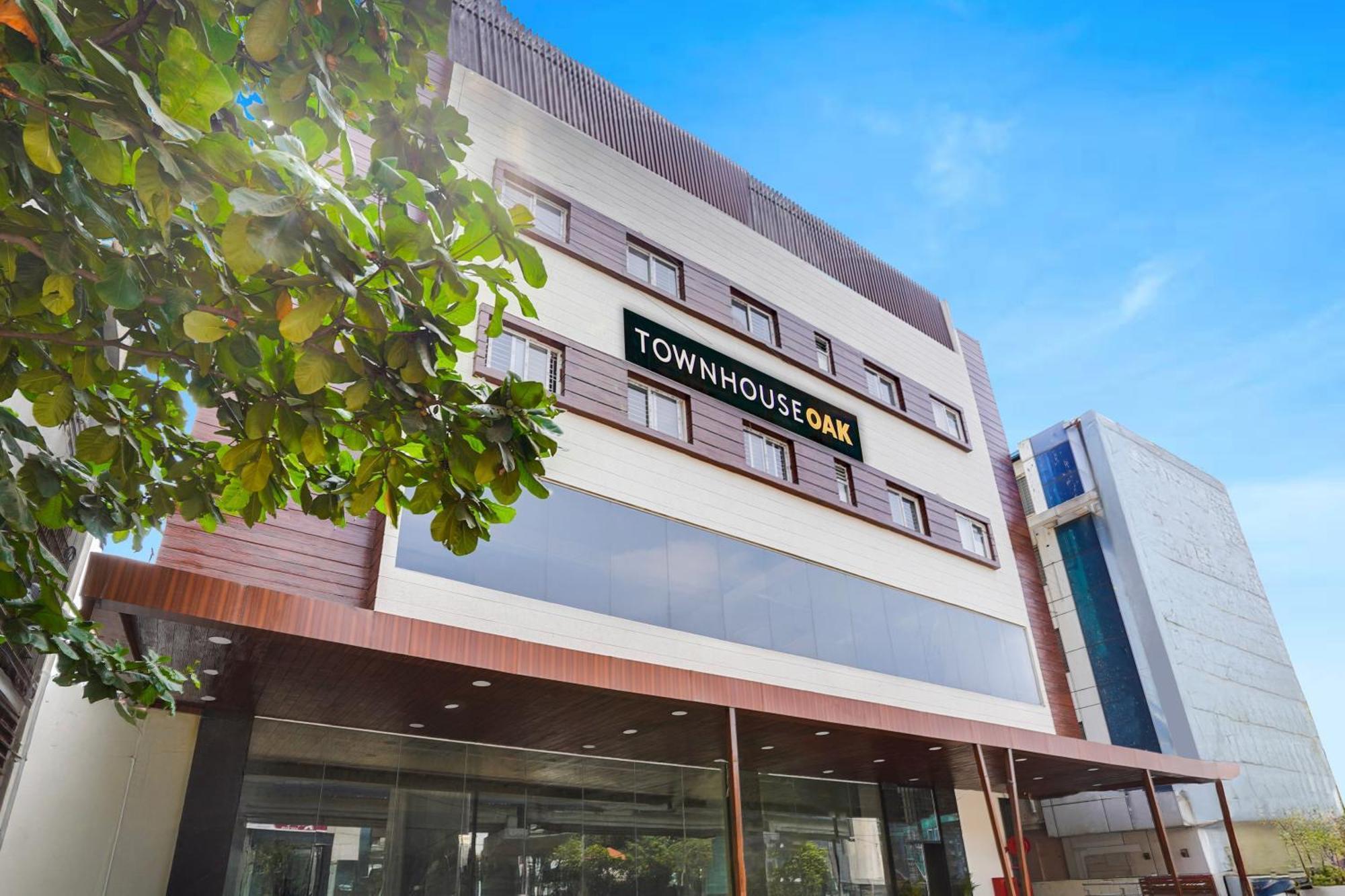 Super Townhouse Oak Xotel Near Silk Board Metro Hotel 3*