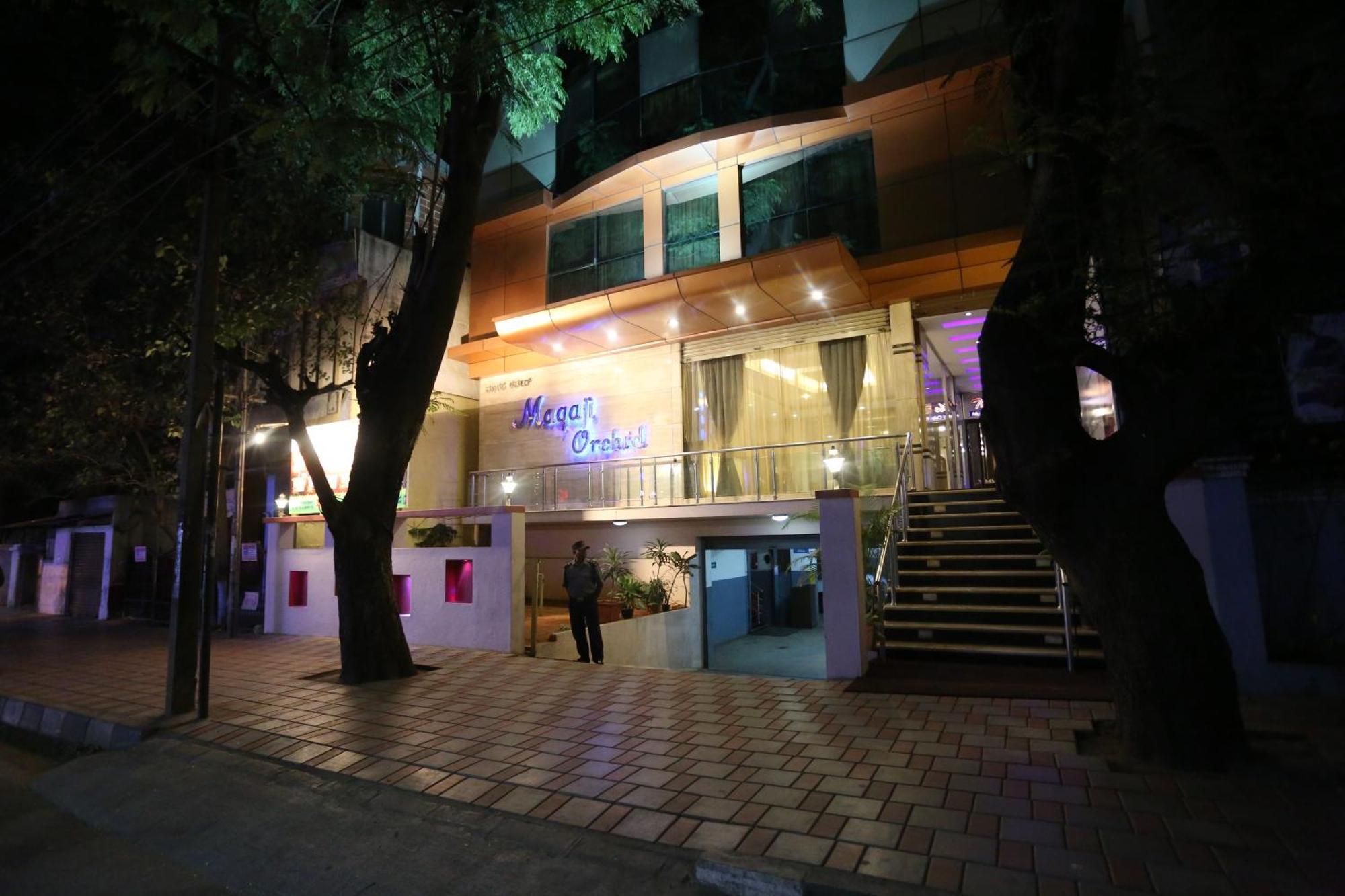 Bisque Magaji Orchid - Near Majestic Railway Station 3*