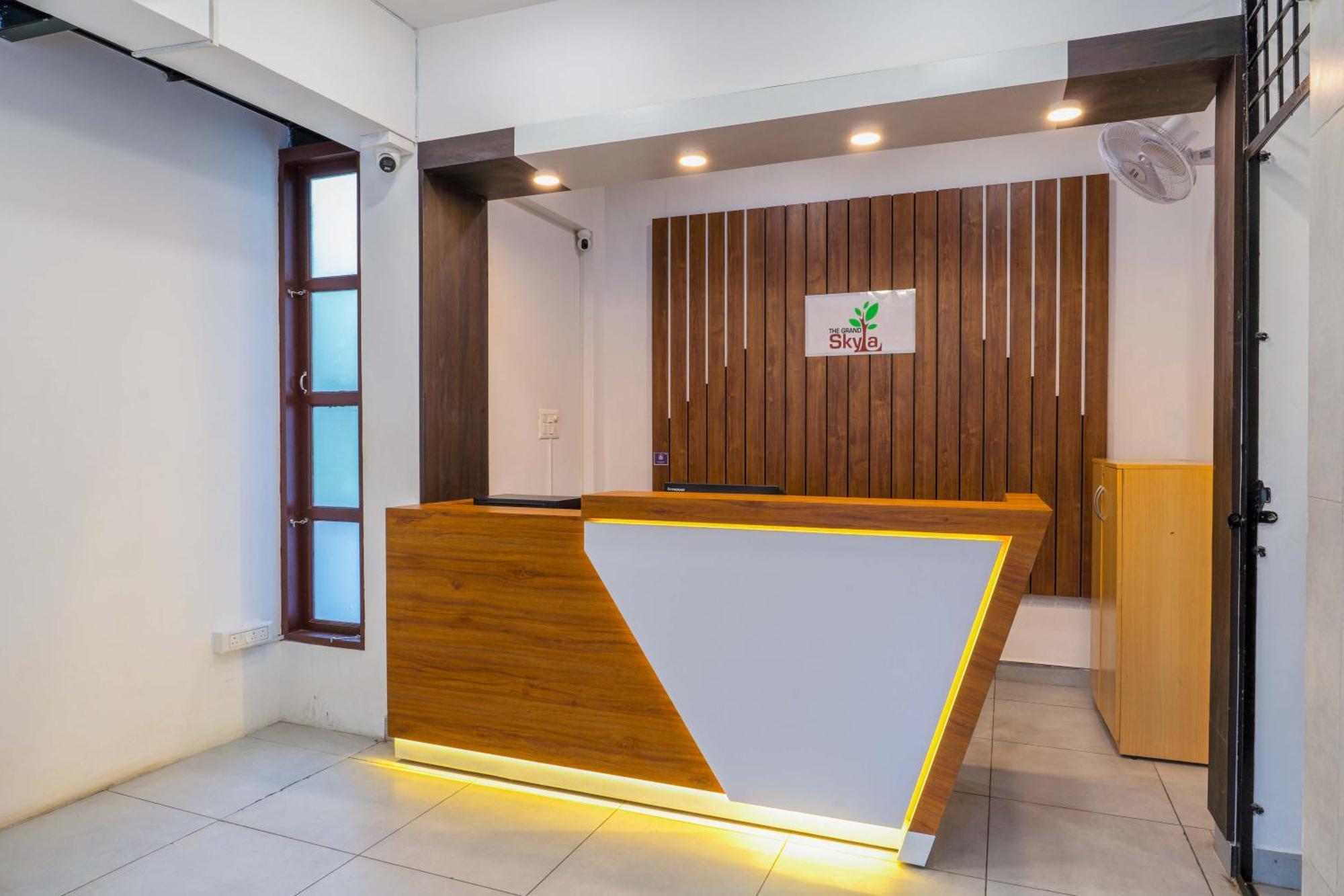 Treebo The Grand Skyla, Malleshwaram Hotel Bangalore