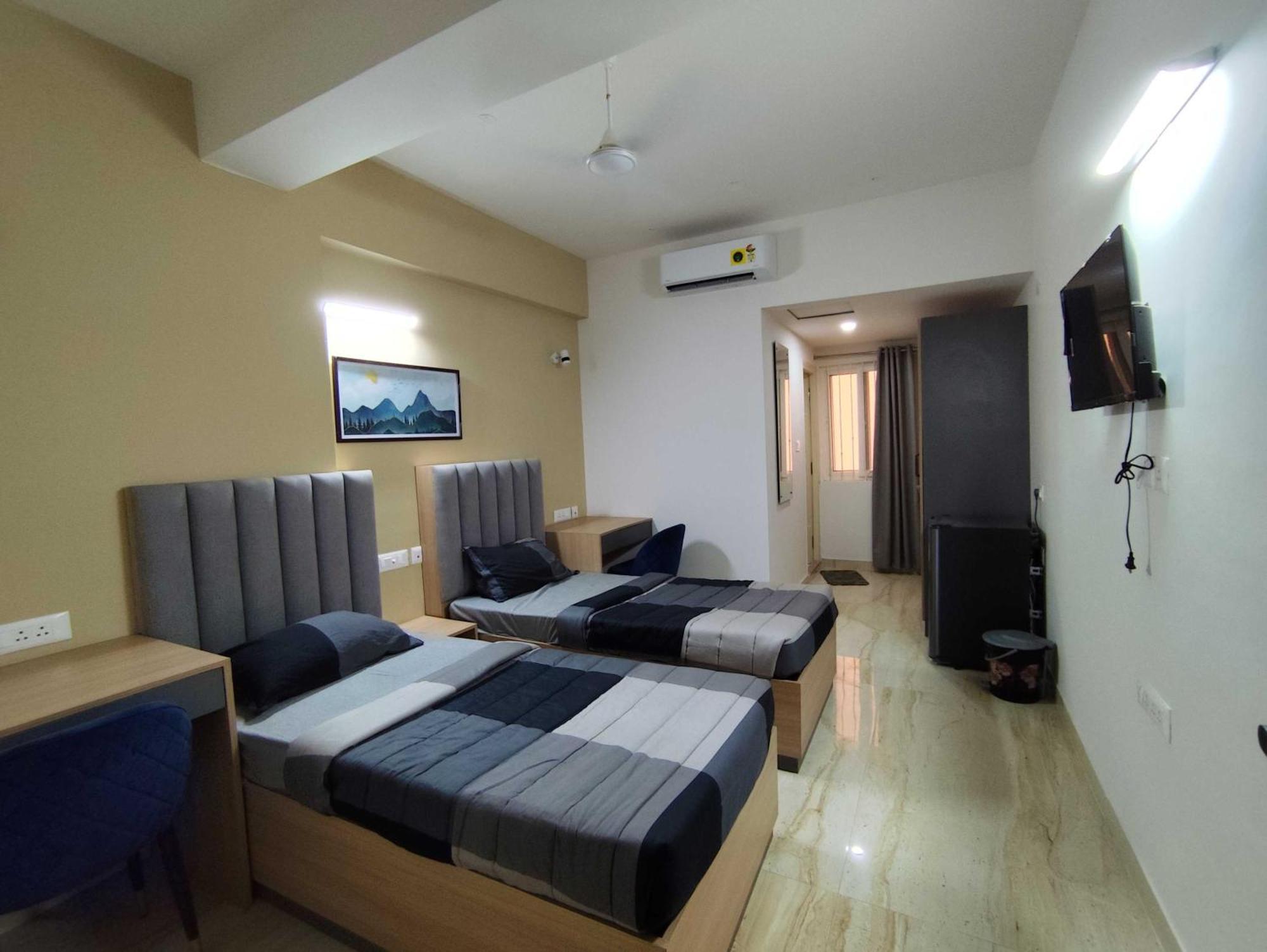 Collection O Local Square Karle Town Hotel
