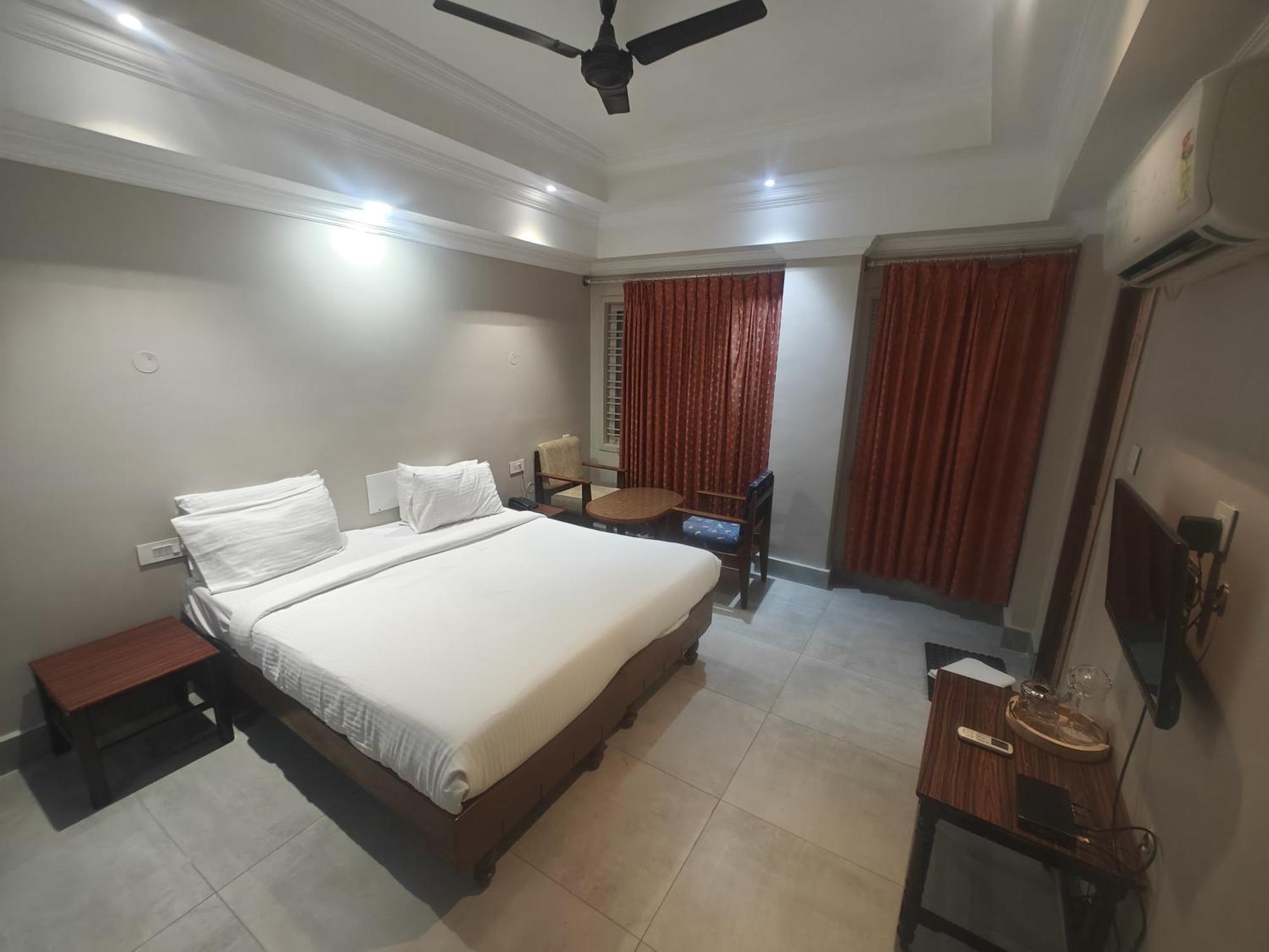 Pulikeshi - Since 1987 Hotel 3*