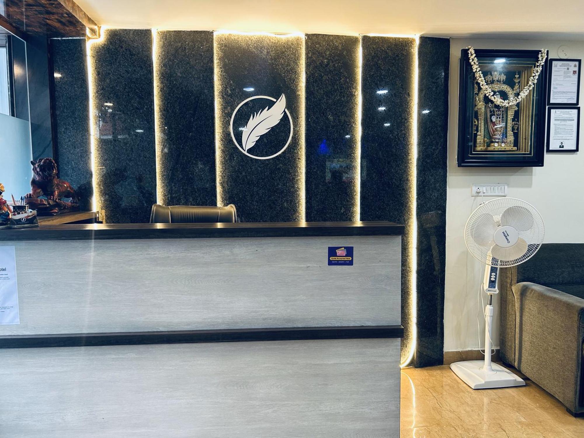 White Feather Hotel 3*