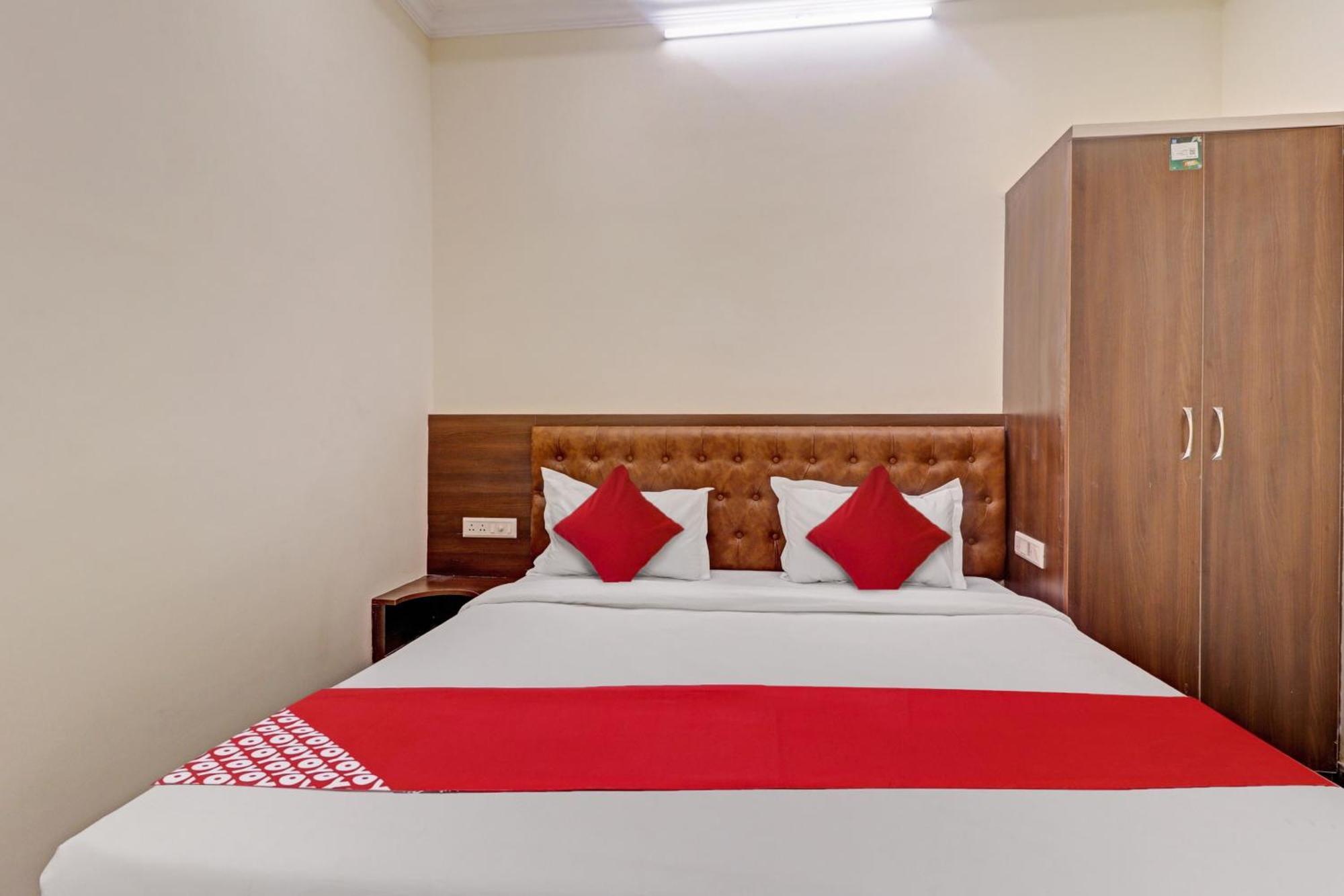 Hotel Collection O Ashraya Paradise