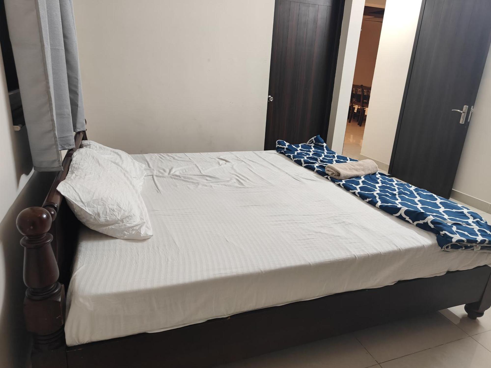 Marvellous 3bhk 34 Floor 100 Mbps - Veg Family Only * Bangalore
