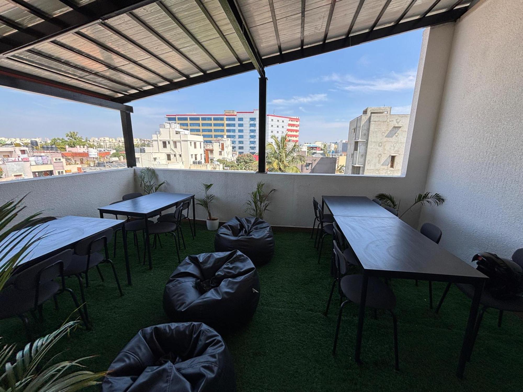 Housr Coliving Koramangala Hotel
