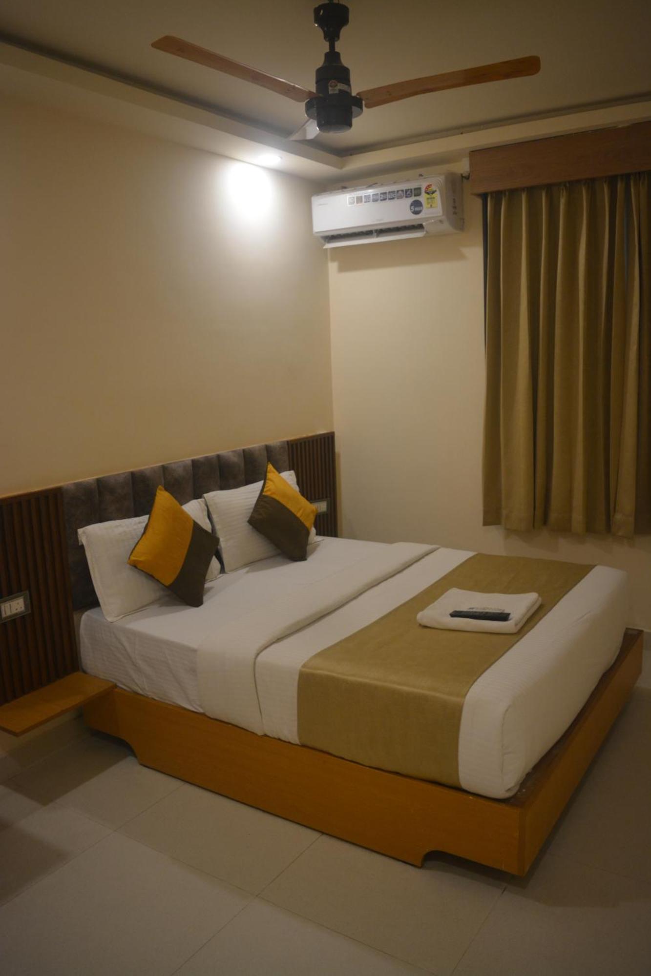 Abm Aura Hotel