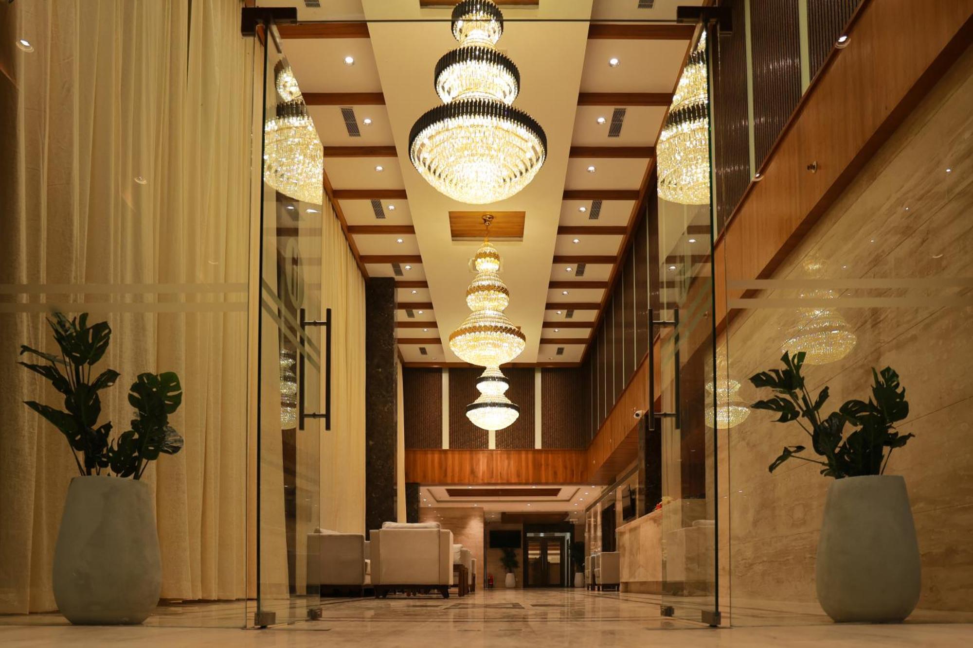 Hotel Icon Grand By Bhagini