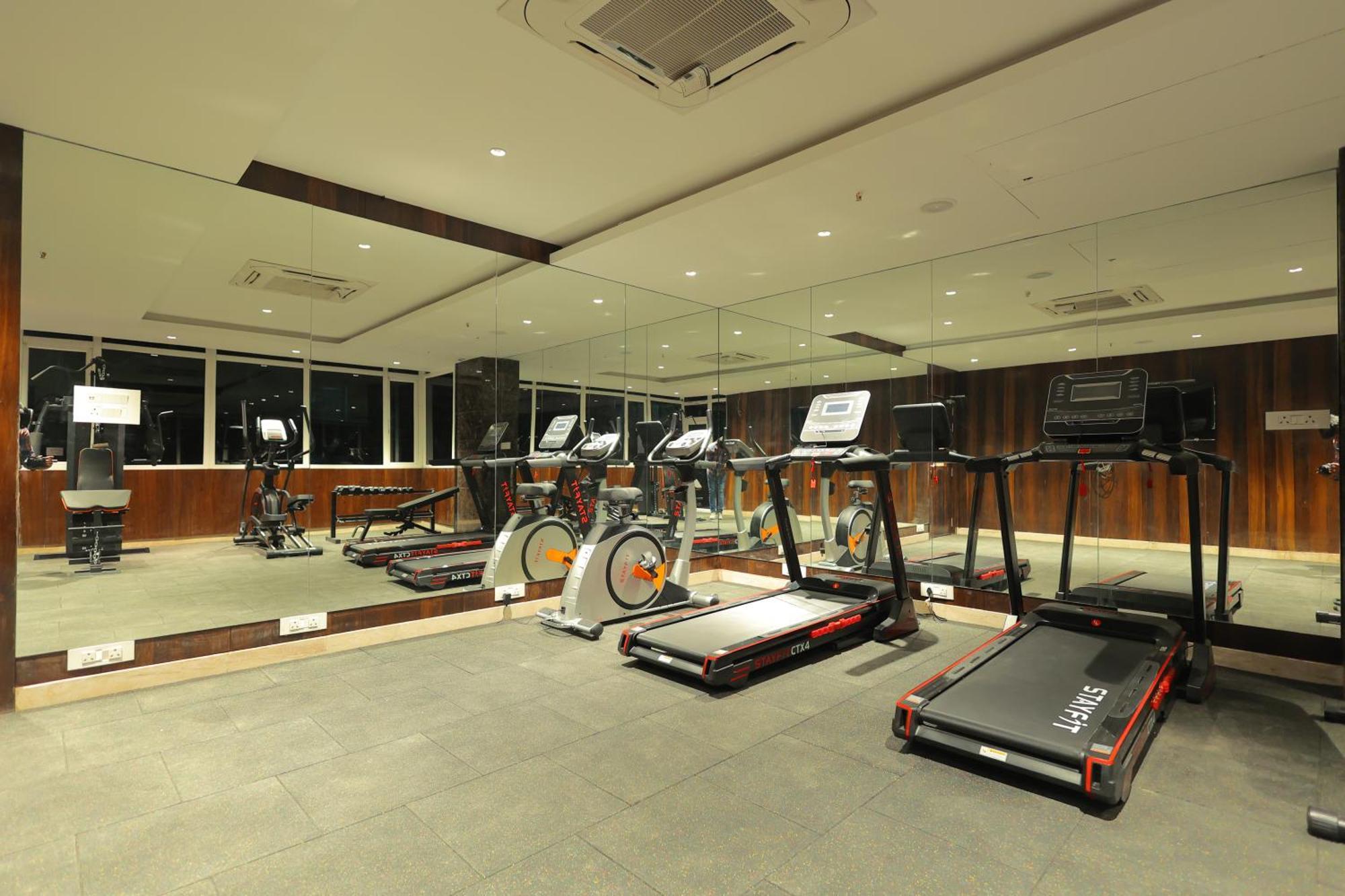 Icon Grand By Bhagini Hotel