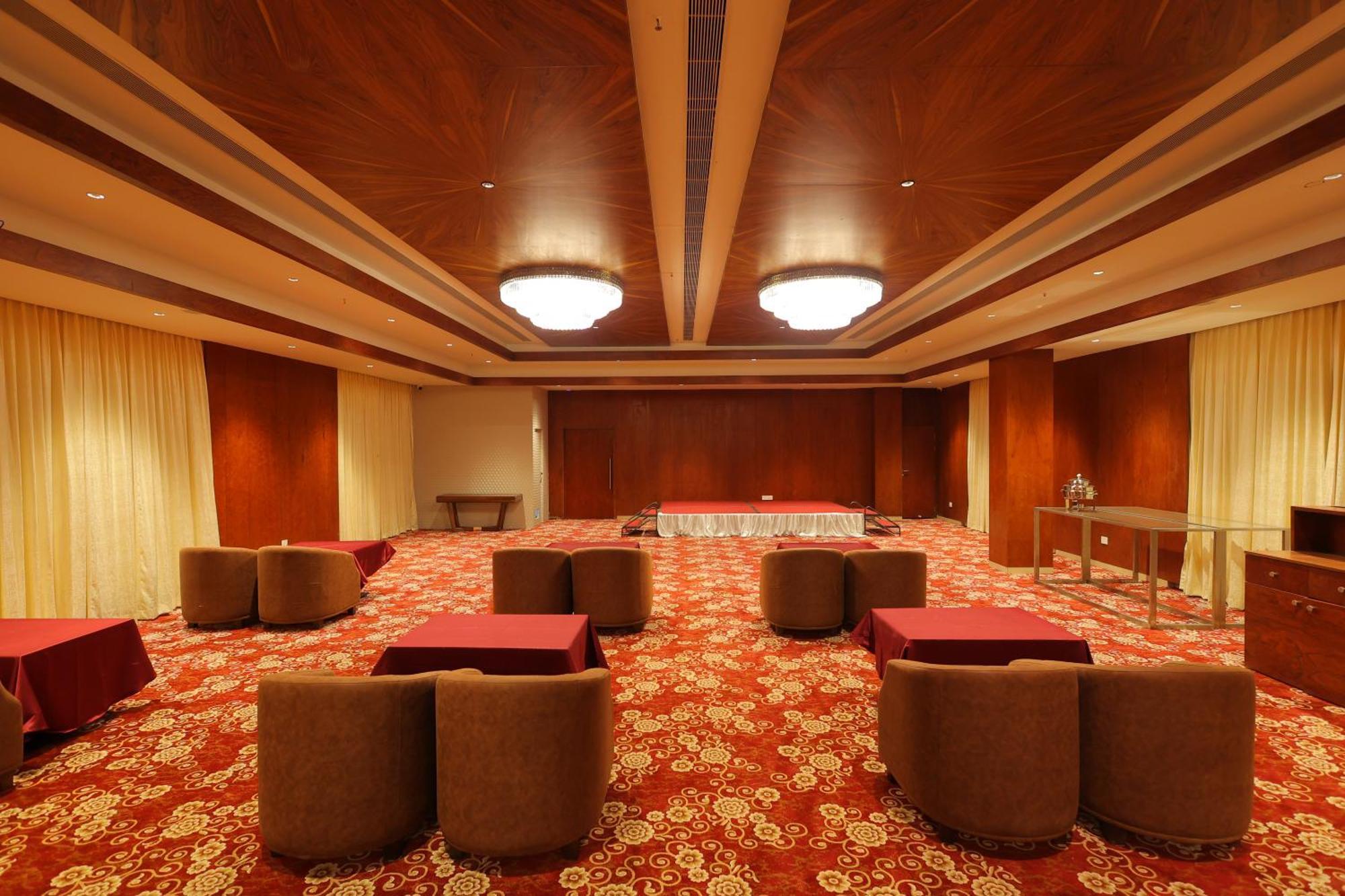 Icon Grand By Bhagini Hotel