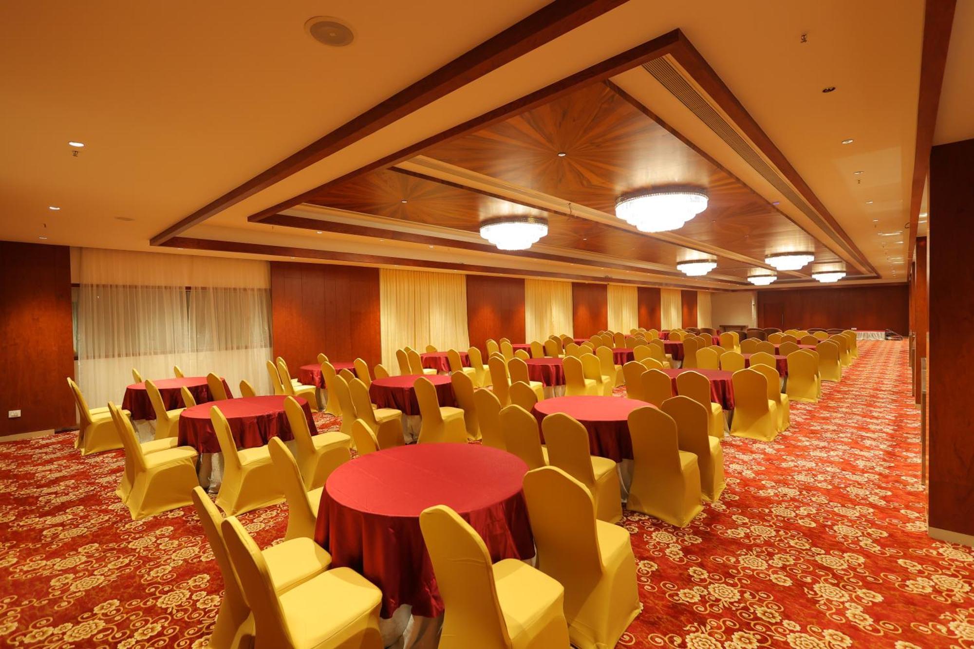 Hotel Icon Grand By Bhagini