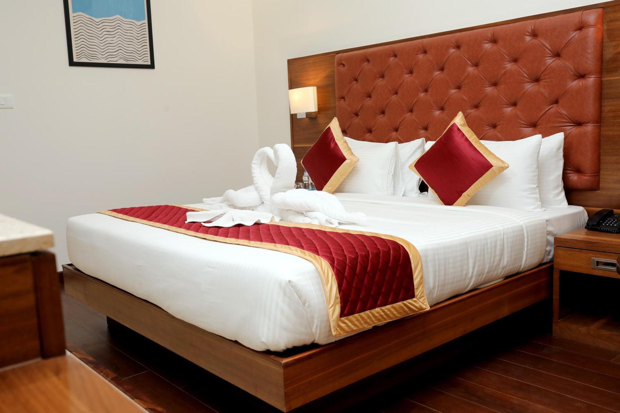 Hotel Icon Grand By Bhagini