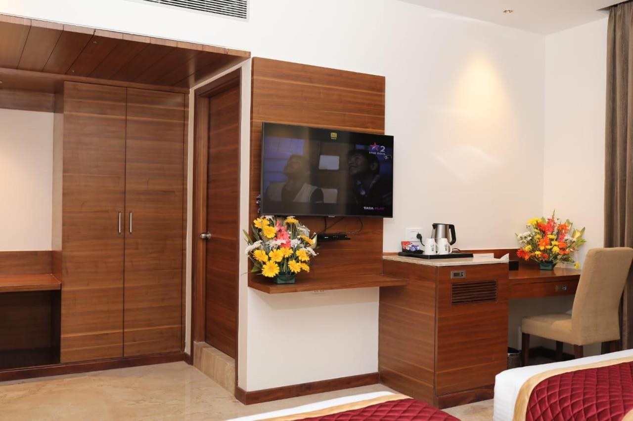 Icon Grand By Bhagini Hotel