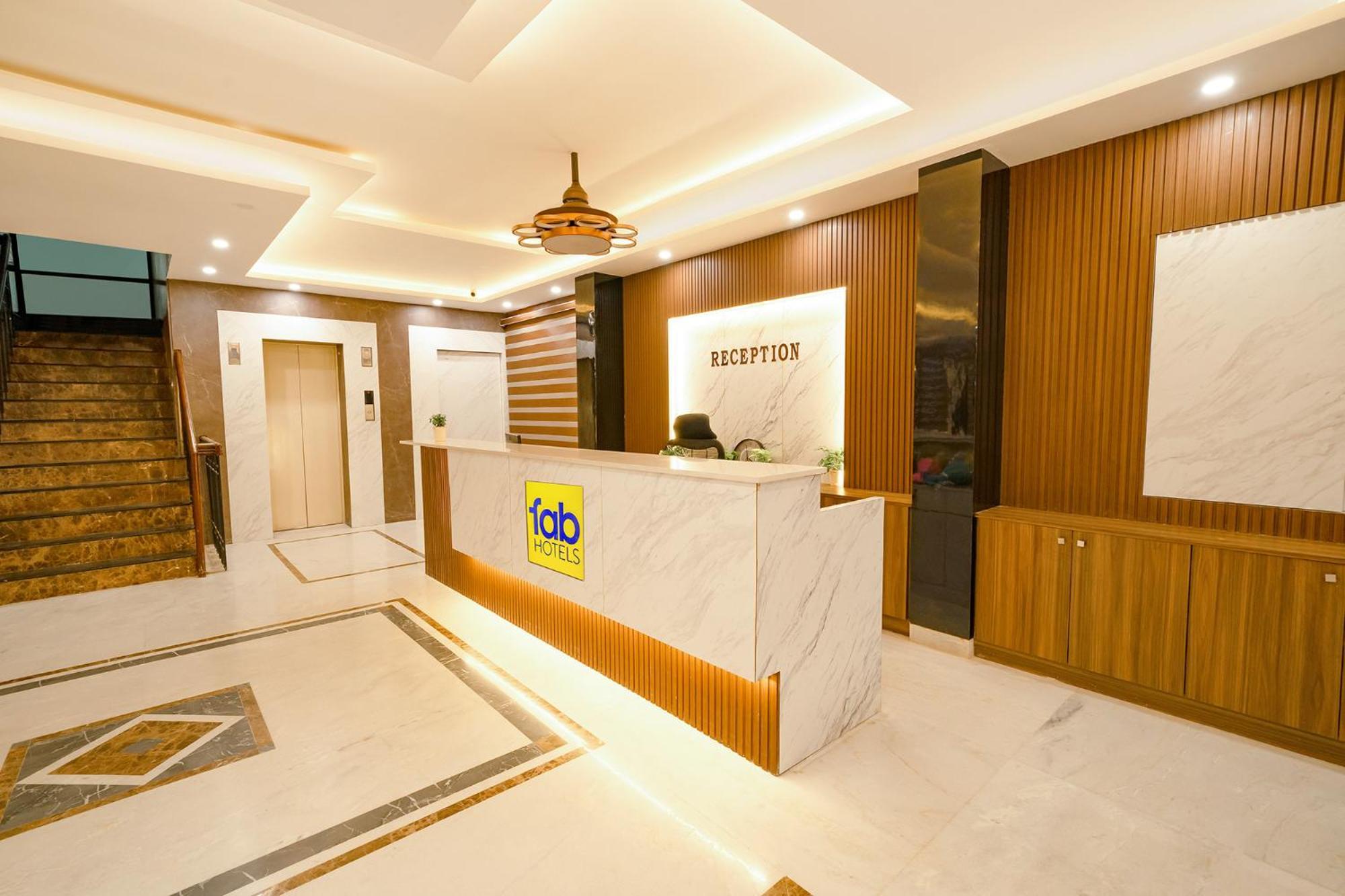 Fabhotel Royale Basant Residency - Gandhinagar