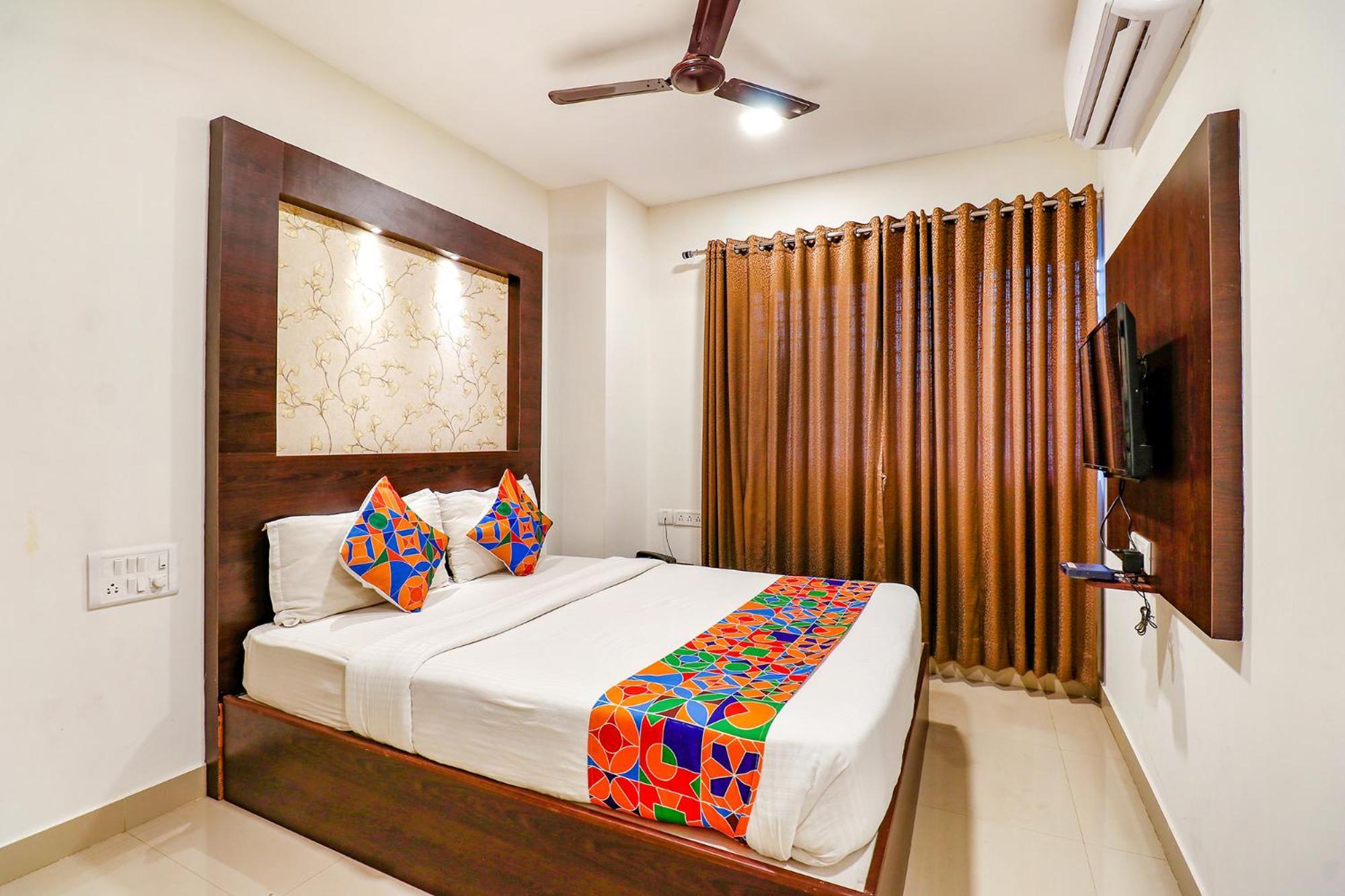 Hotel Fabexpress Sri Sai